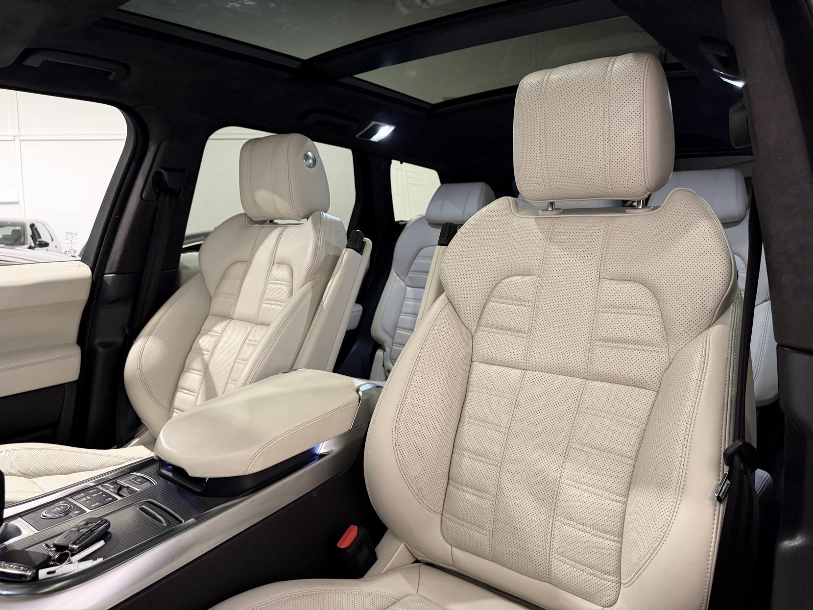 Land Rover Range Rover Sport 4.4 SD V8 Autobiography Dynamic SUV 5dr Diesel Auto 4WD Euro 6 (s/s) (339 ps)