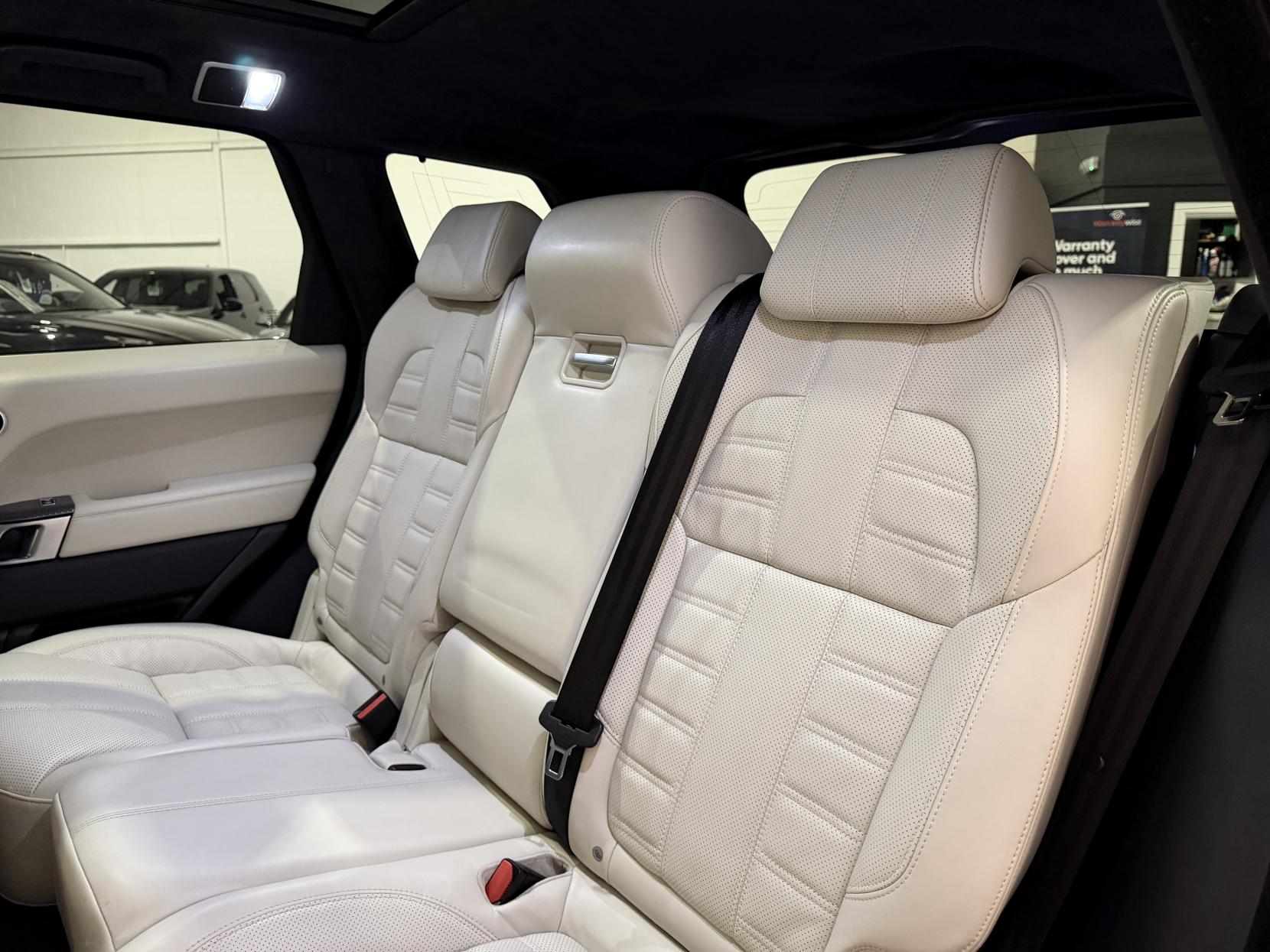 Land Rover Range Rover Sport 4.4 SD V8 Autobiography Dynamic SUV 5dr Diesel Auto 4WD Euro 6 (s/s) (339 ps)