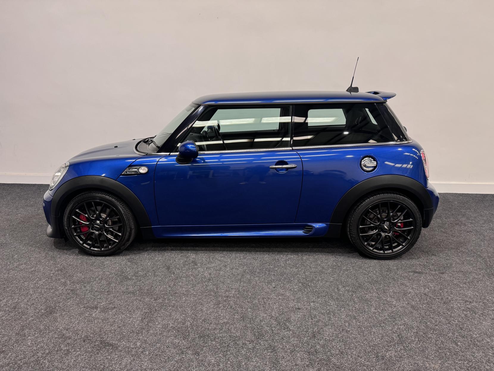 MINI Hatch 1.6 John Cooper Works Hatchback 3dr Petrol Auto Euro 5 (211 ps)