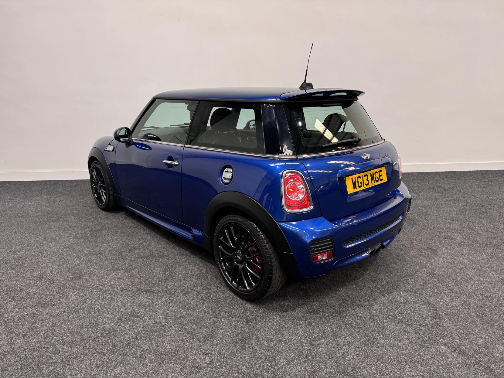 MINI Hatch 1.6 John Cooper Works Hatchback 3dr Petrol Auto Euro 5 (211 ps)