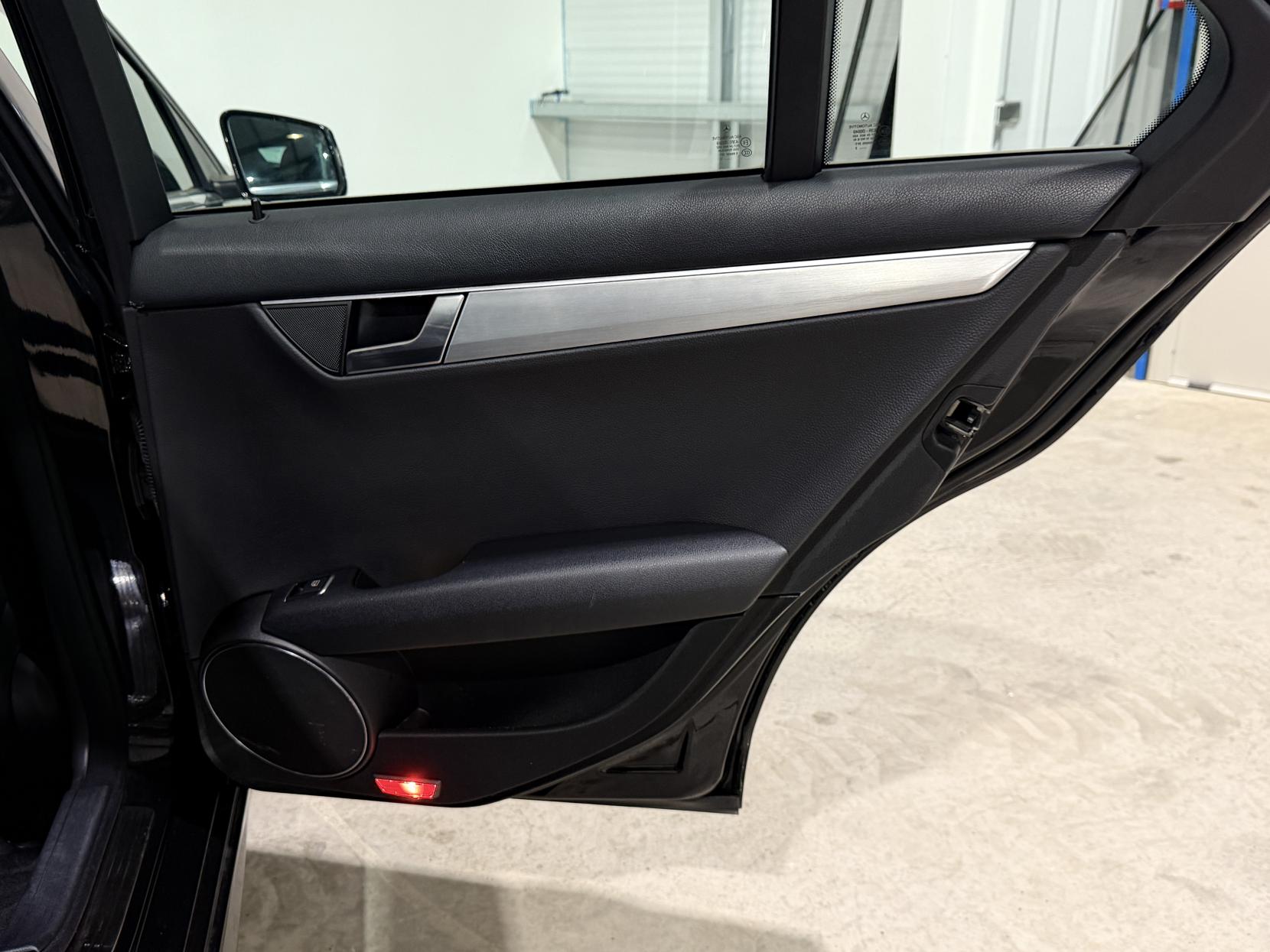 Mercedes-Benz C Class 2.1 C250 CDI BlueEfficiency Sport Saloon 4dr Diesel G-Tronic+ Euro 5 (s/s) (204 ps)