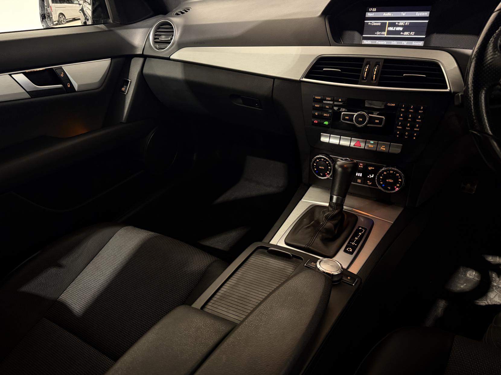 Mercedes-Benz C Class 2.1 C250 CDI BlueEfficiency Sport Saloon 4dr Diesel G-Tronic+ Euro 5 (s/s) (204 ps)