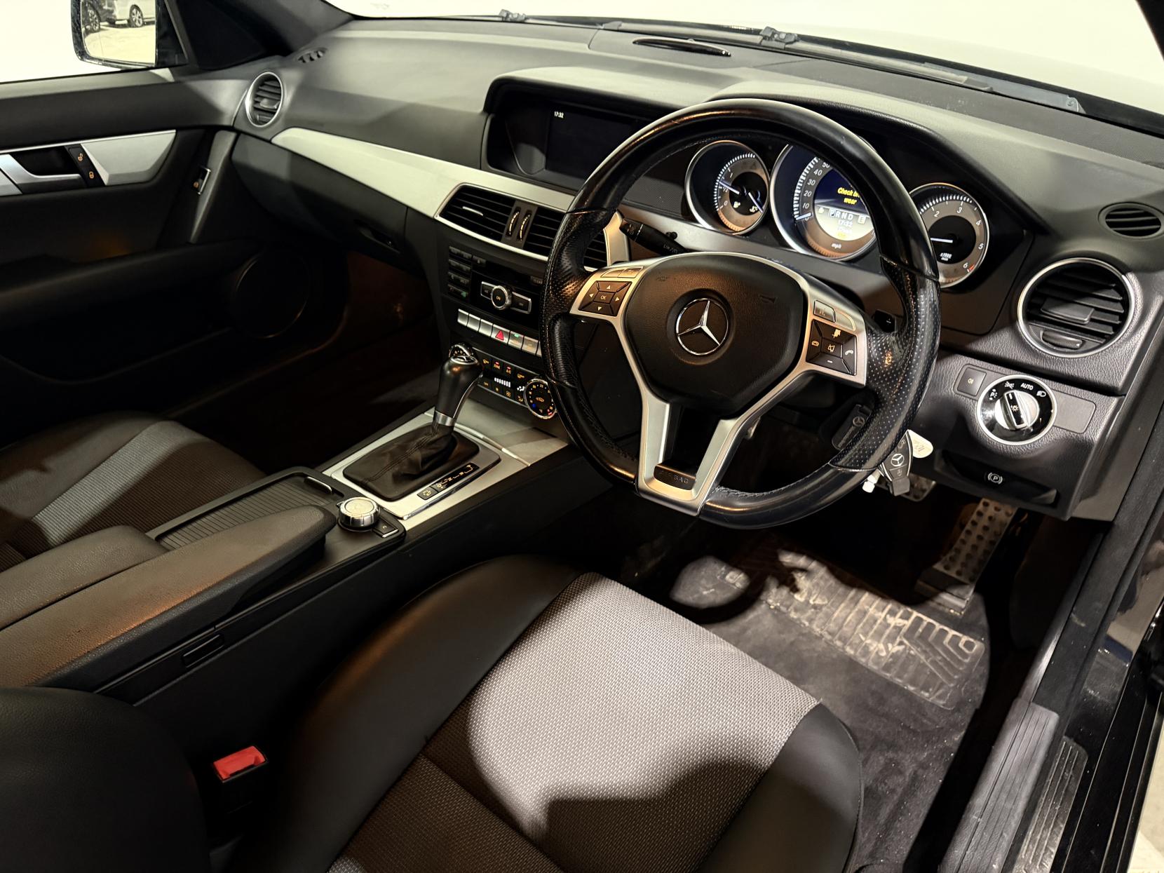 Mercedes-Benz C Class 2.1 C250 CDI BlueEfficiency Sport Saloon 4dr Diesel G-Tronic+ Euro 5 (s/s) (204 ps)