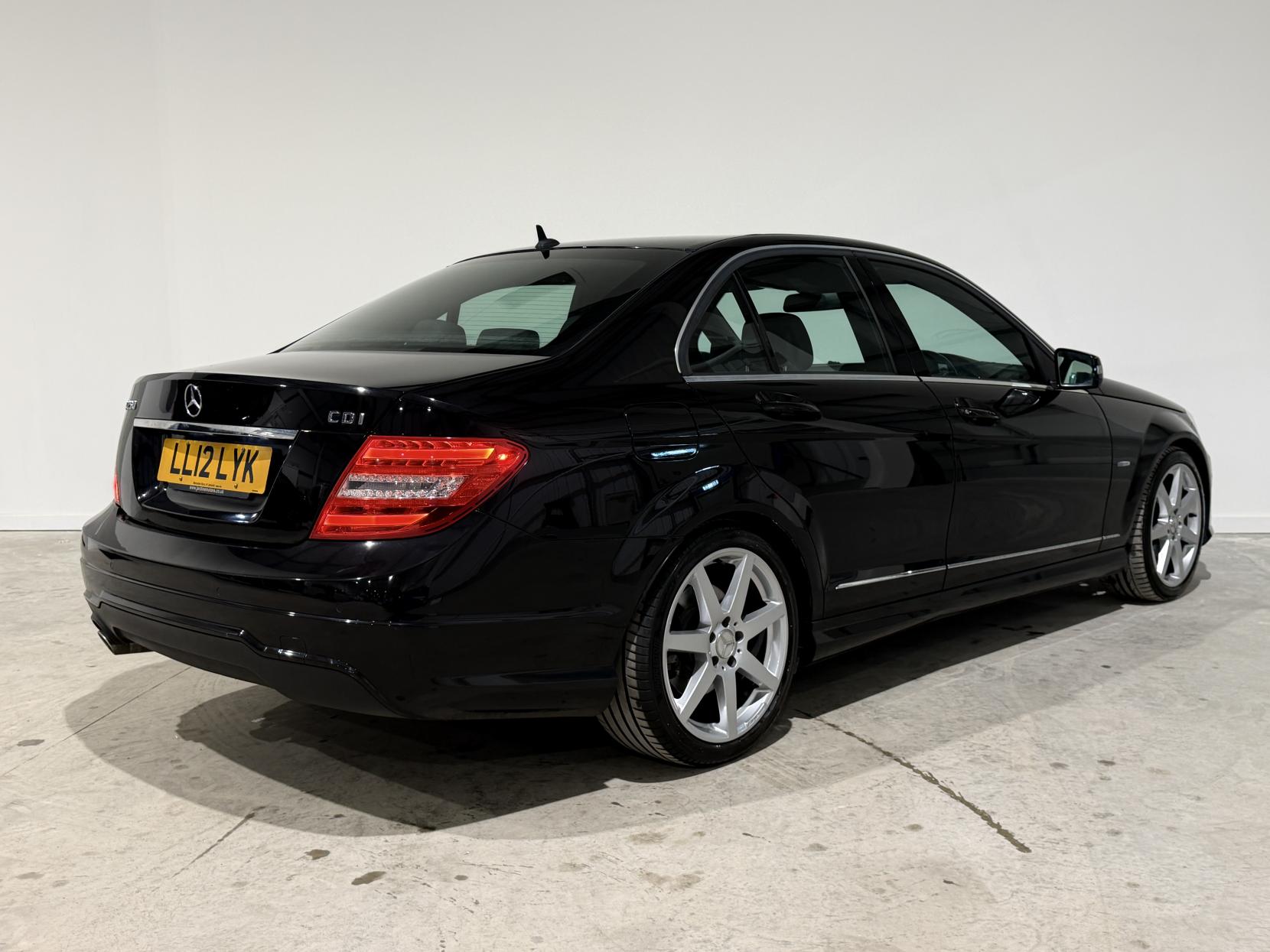 Mercedes-Benz C Class 2.1 C250 CDI BlueEfficiency Sport Saloon 4dr Diesel G-Tronic+ Euro 5 (s/s) (204 ps)