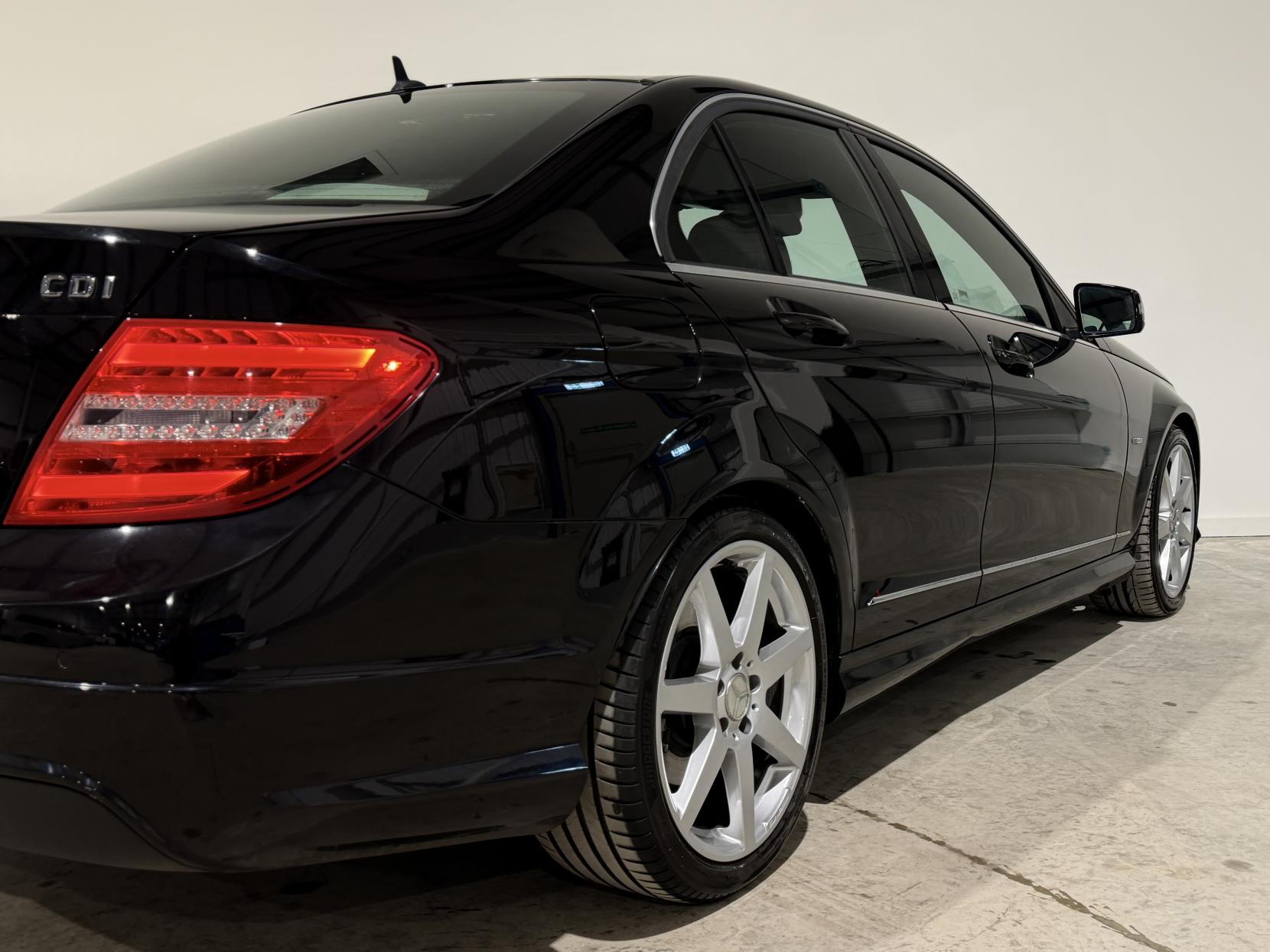 Mercedes-Benz C Class 2.1 C250 CDI BlueEfficiency Sport Saloon 4dr Diesel G-Tronic+ Euro 5 (s/s) (204 ps)