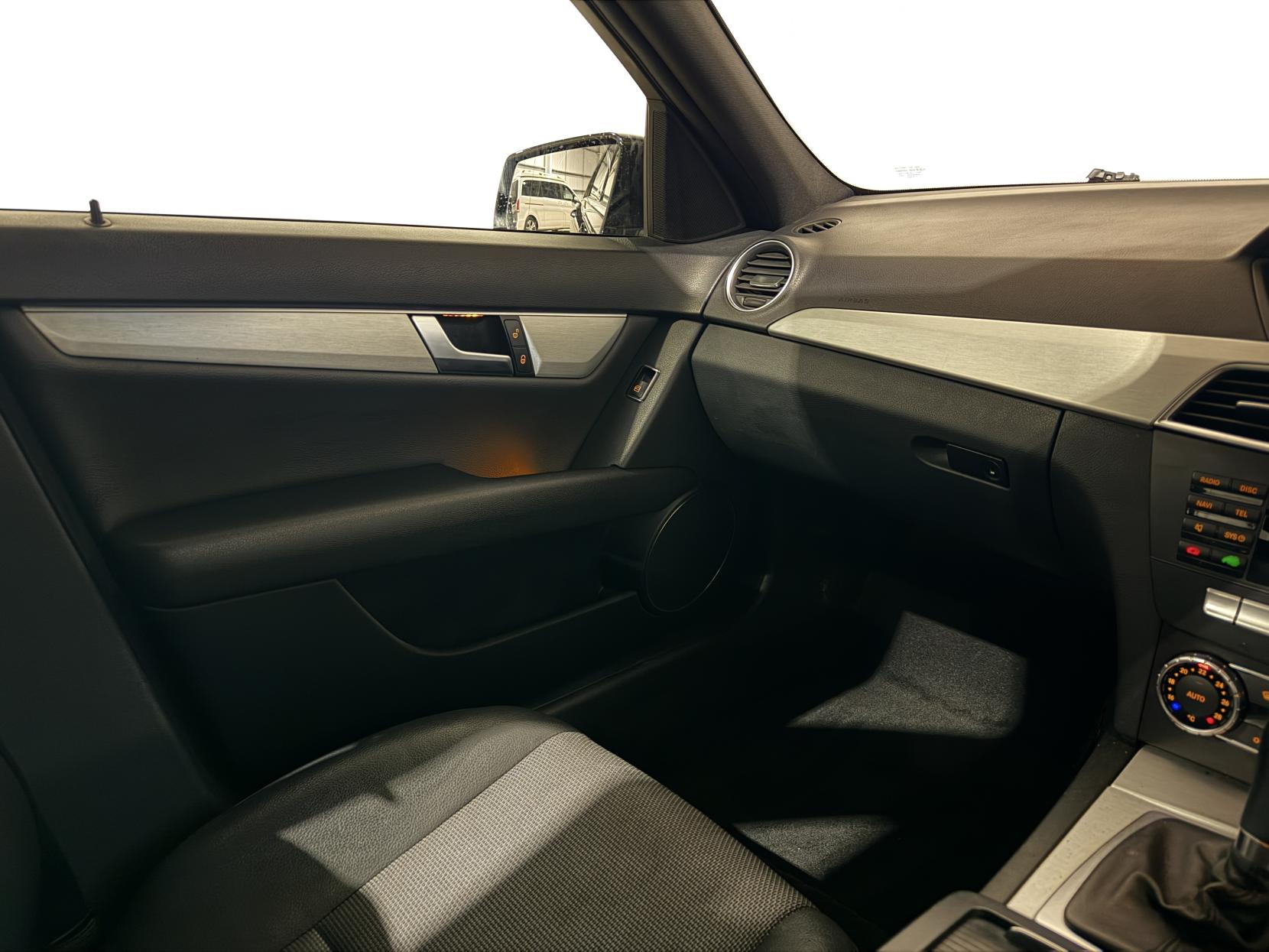 Mercedes-Benz C Class 2.1 C250 CDI BlueEfficiency Sport Saloon 4dr Diesel G-Tronic+ Euro 5 (s/s) (204 ps)