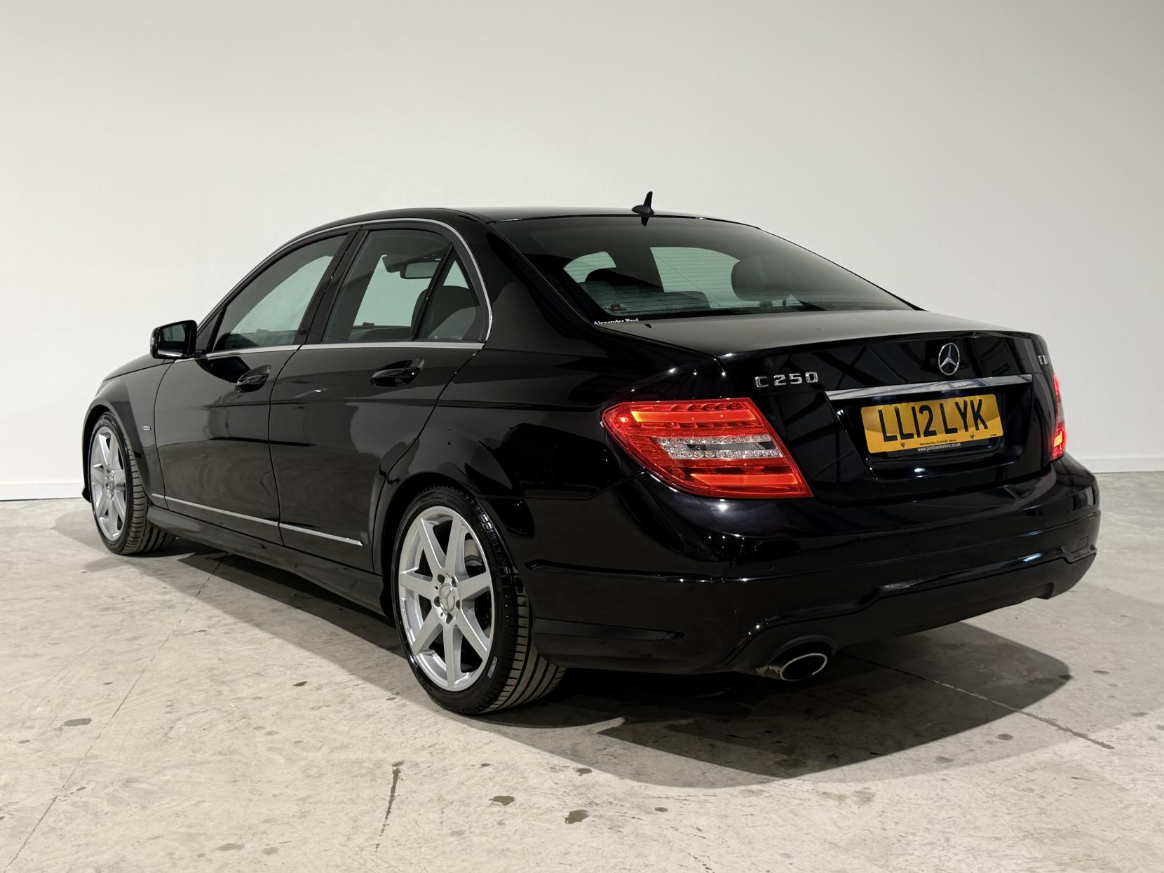 Mercedes-Benz C Class 2.1 C250 CDI BlueEfficiency Sport Saloon 4dr Diesel G-Tronic+ Euro 5 (s/s) (204 ps)