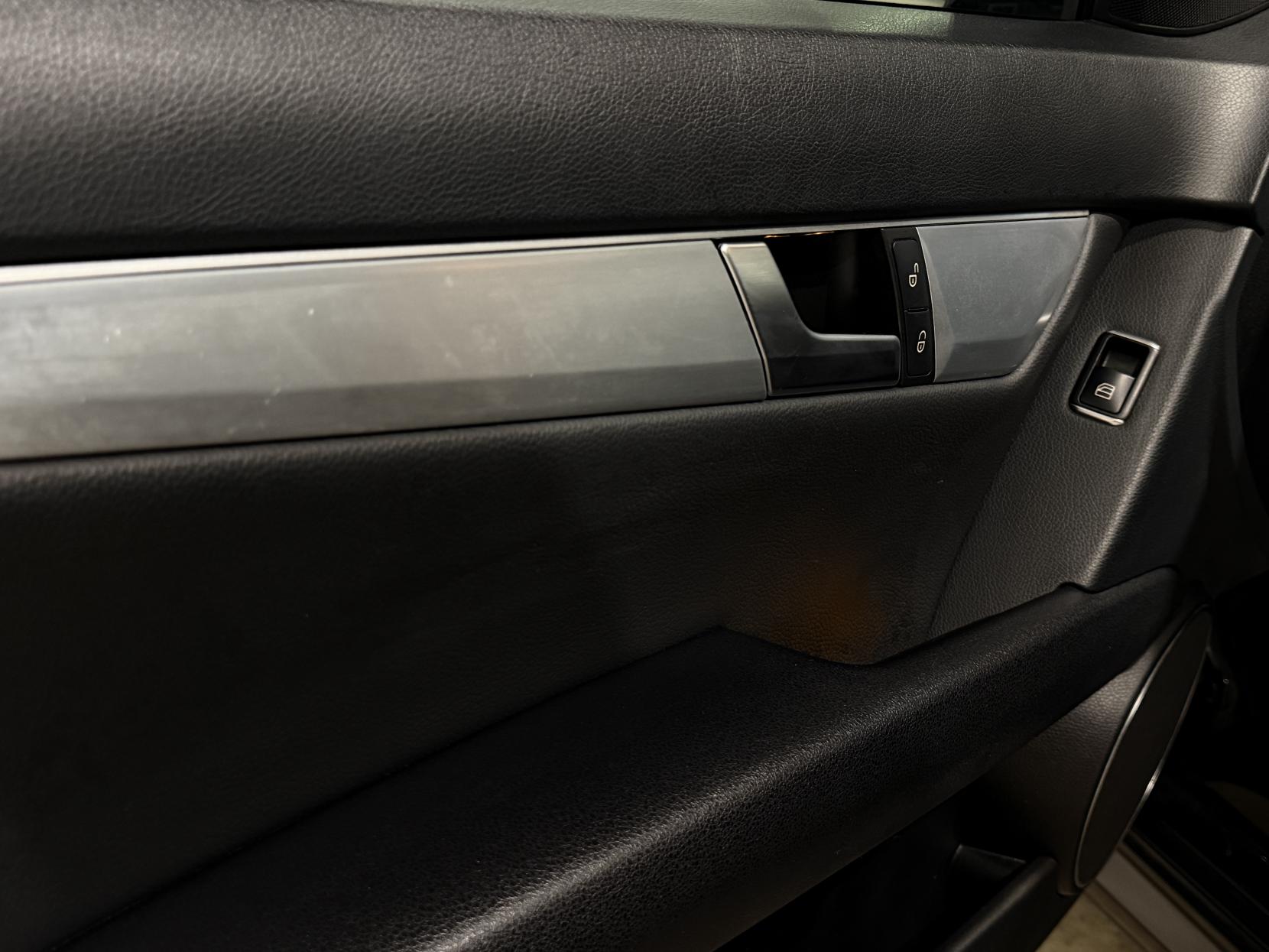 Mercedes-Benz C Class 2.1 C250 CDI BlueEfficiency Sport Saloon 4dr Diesel G-Tronic+ Euro 5 (s/s) (204 ps)