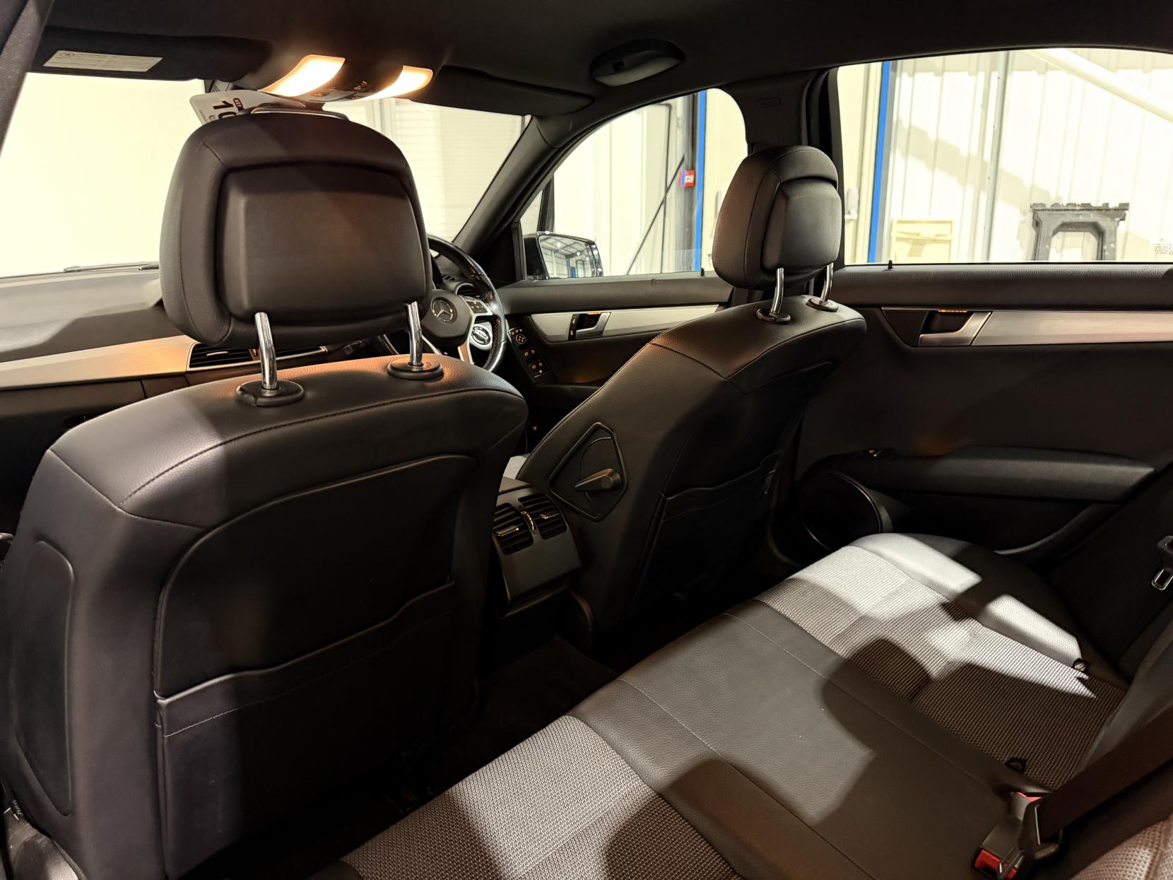 Mercedes-Benz C Class 2.1 C250 CDI BlueEfficiency Sport Saloon 4dr Diesel G-Tronic+ Euro 5 (s/s) (204 ps)