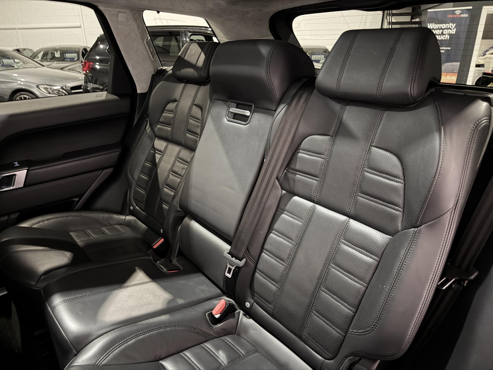Land Rover Range Rover Sport 3.0 SD V6 Autobiography Dynamic SUV 5dr Diesel Auto 4WD Euro 6 (s/s) (306 ps)