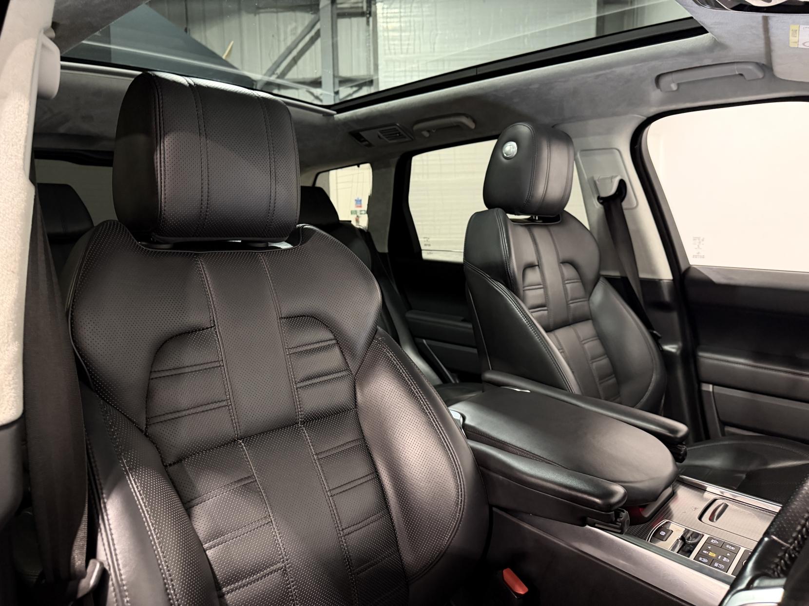 Land Rover Range Rover Sport 3.0 SD V6 Autobiography Dynamic SUV 5dr Diesel Auto 4WD Euro 6 (s/s) (306 ps)