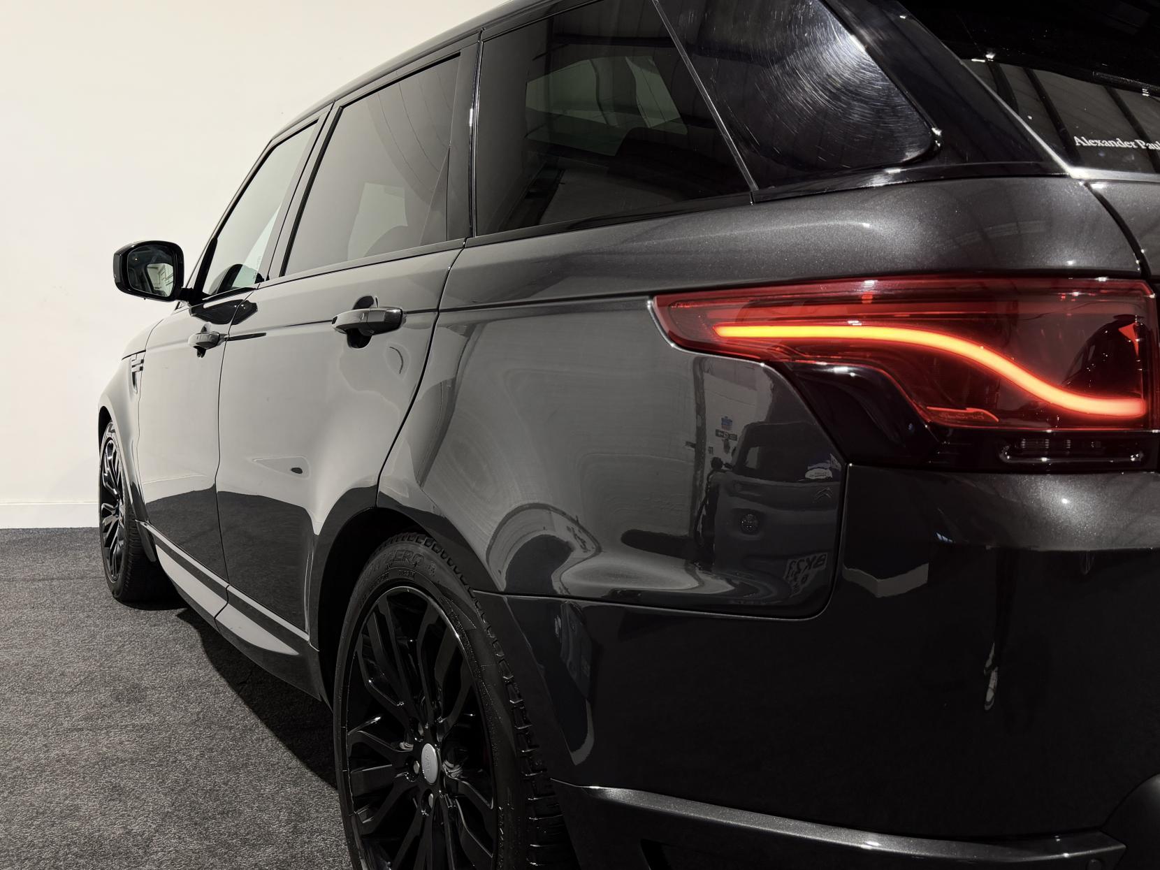 Land Rover Range Rover Sport 3.0 SD V6 Autobiography Dynamic SUV 5dr Diesel Auto 4WD Euro 6 (s/s) (306 ps)