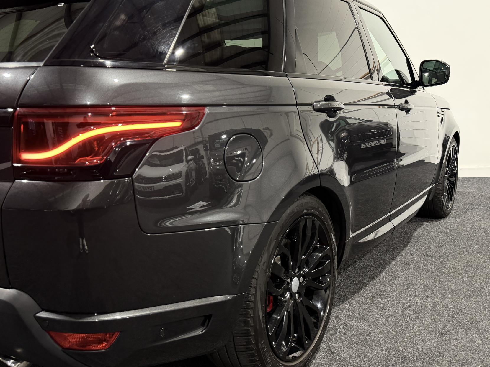 Land Rover Range Rover Sport 3.0 SD V6 Autobiography Dynamic SUV 5dr Diesel Auto 4WD Euro 6 (s/s) (306 ps)