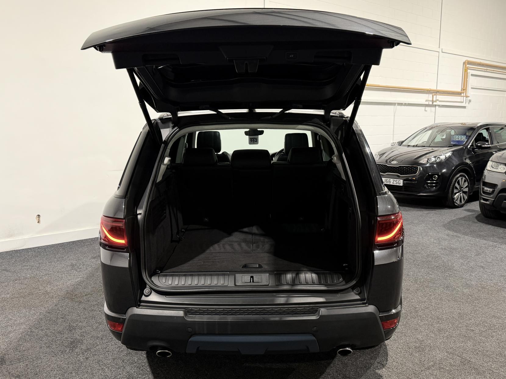 Land Rover Range Rover Sport 3.0 SD V6 Autobiography Dynamic SUV 5dr Diesel Auto 4WD Euro 6 (s/s) (306 ps)