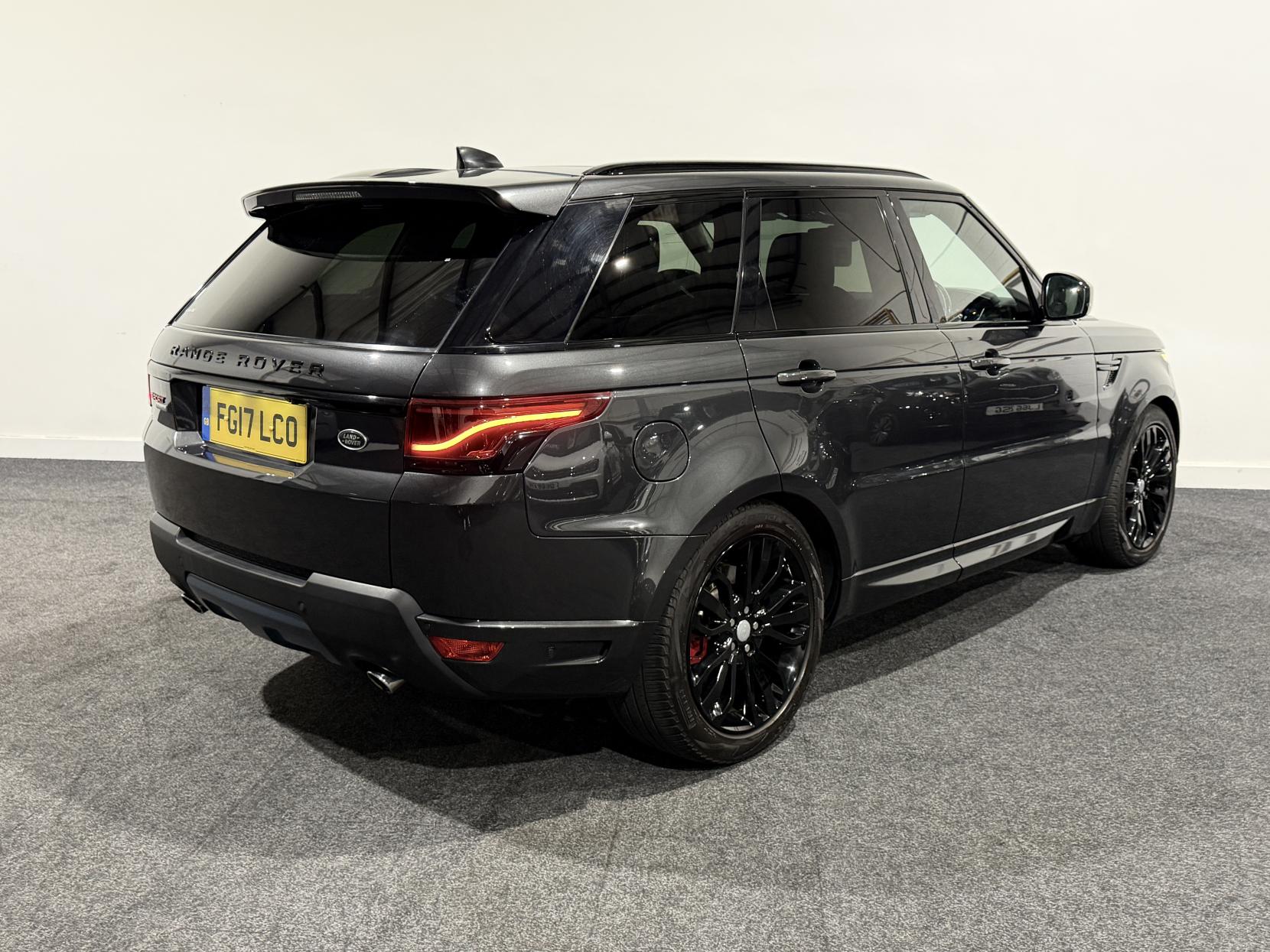Land Rover Range Rover Sport 3.0 SD V6 Autobiography Dynamic SUV 5dr Diesel Auto 4WD Euro 6 (s/s) (306 ps)