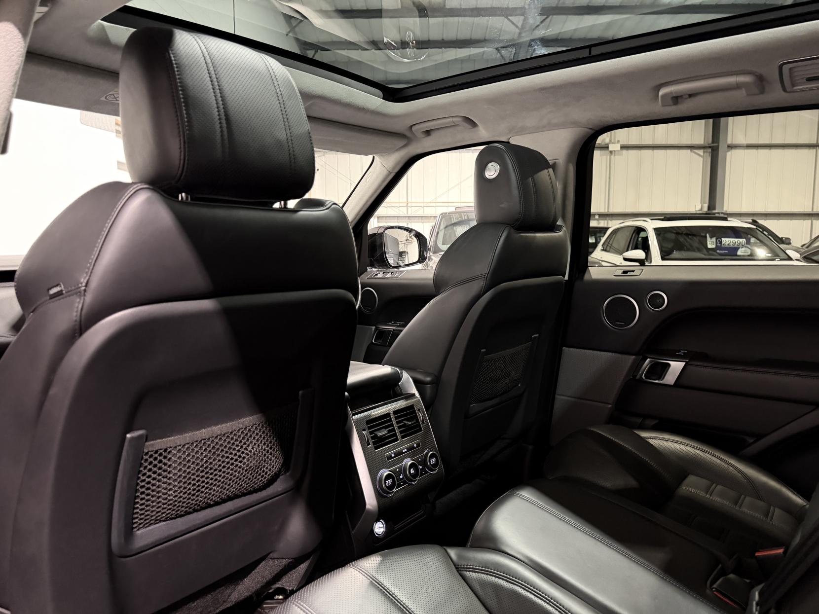 Land Rover Range Rover Sport 3.0 SD V6 Autobiography Dynamic SUV 5dr Diesel Auto 4WD Euro 6 (s/s) (306 ps)