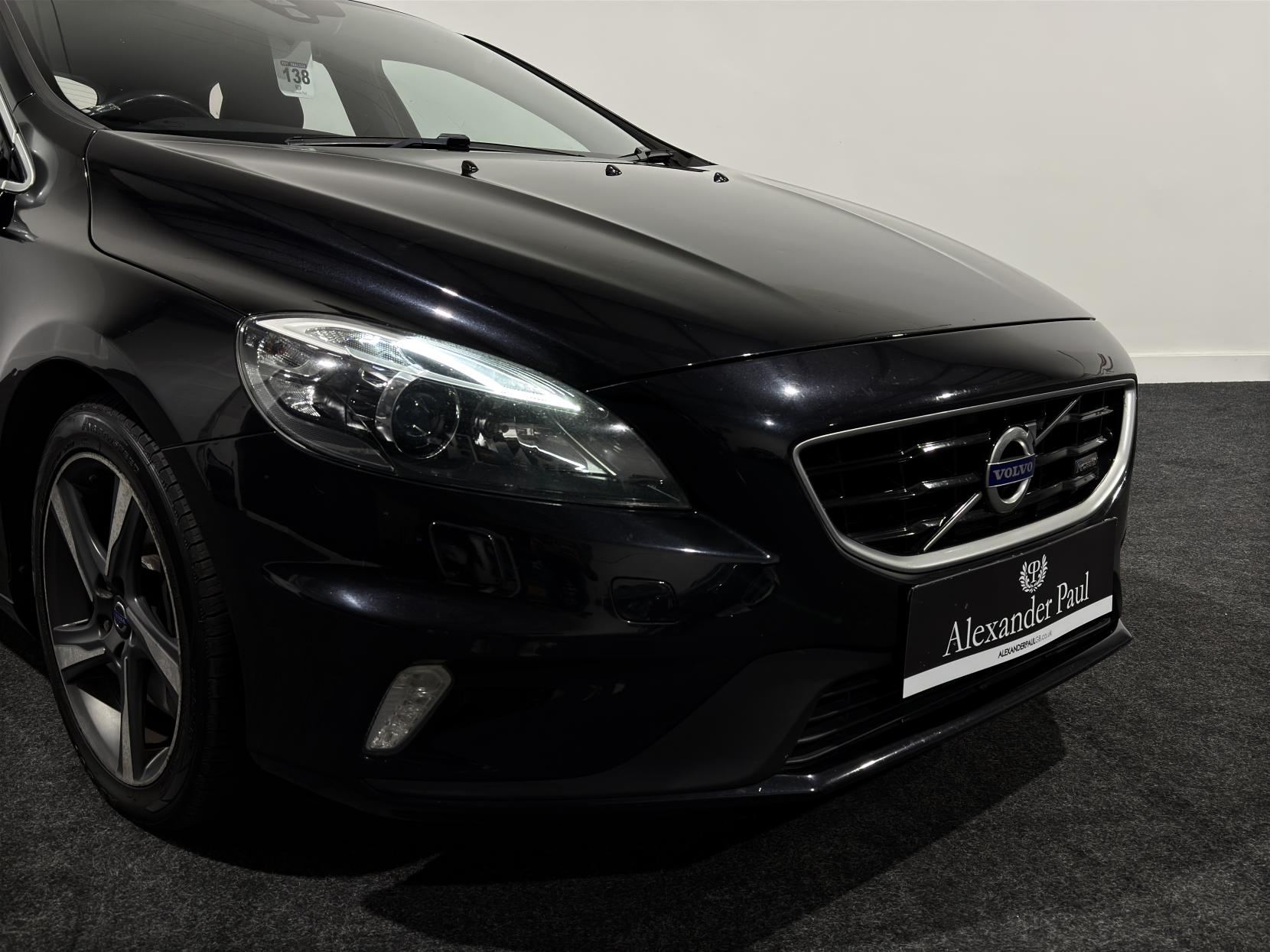 Volvo V40 2.0 D4 R-Design Lux Nav Hatchback 5dr Diesel Geartronic Euro 6 (s/s) (190 ps)