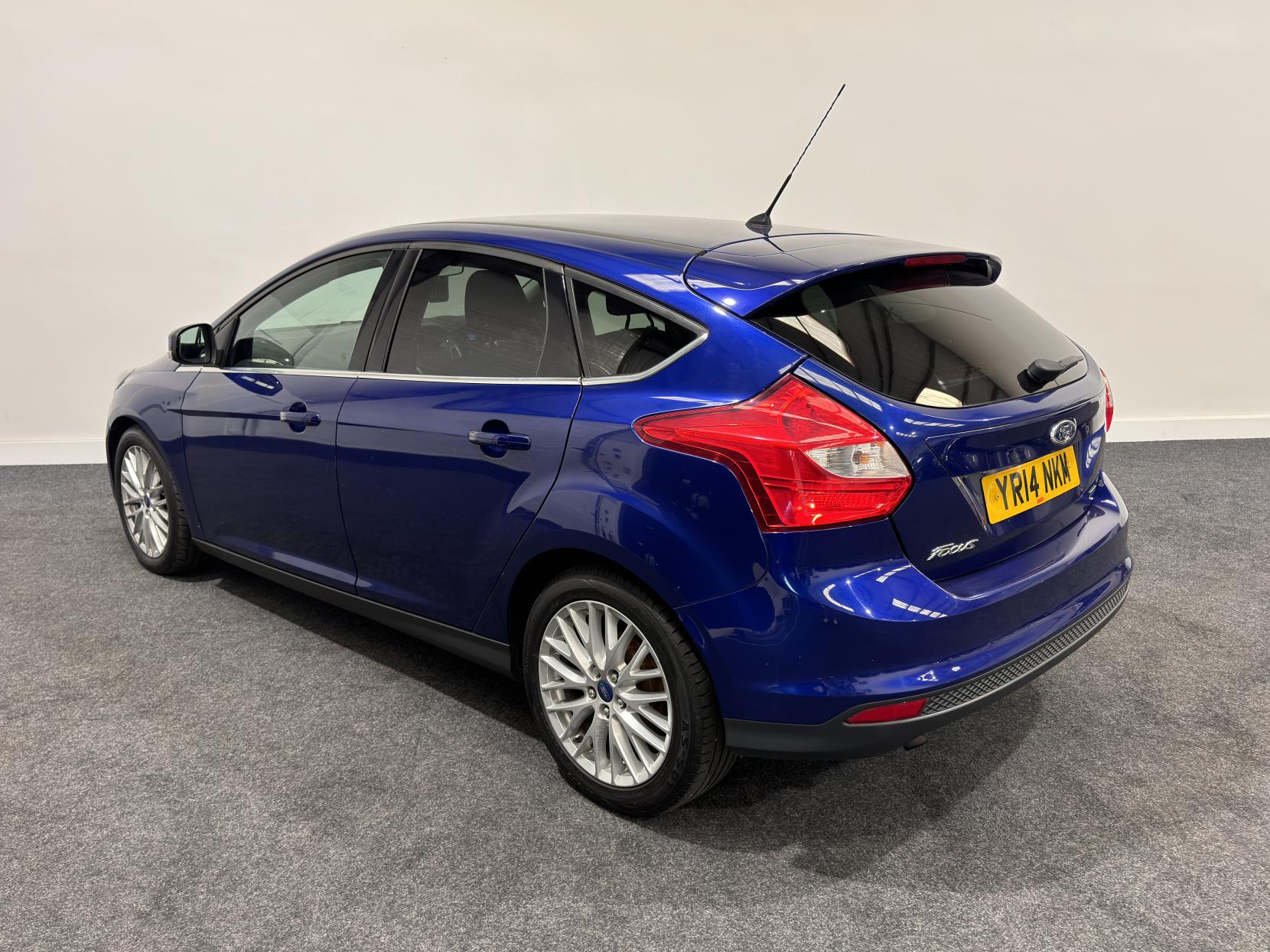 Ford Focus 1.0T EcoBoost Zetec Hatchback 5dr Petrol Manual Euro 5 (s/s) (100 ps)