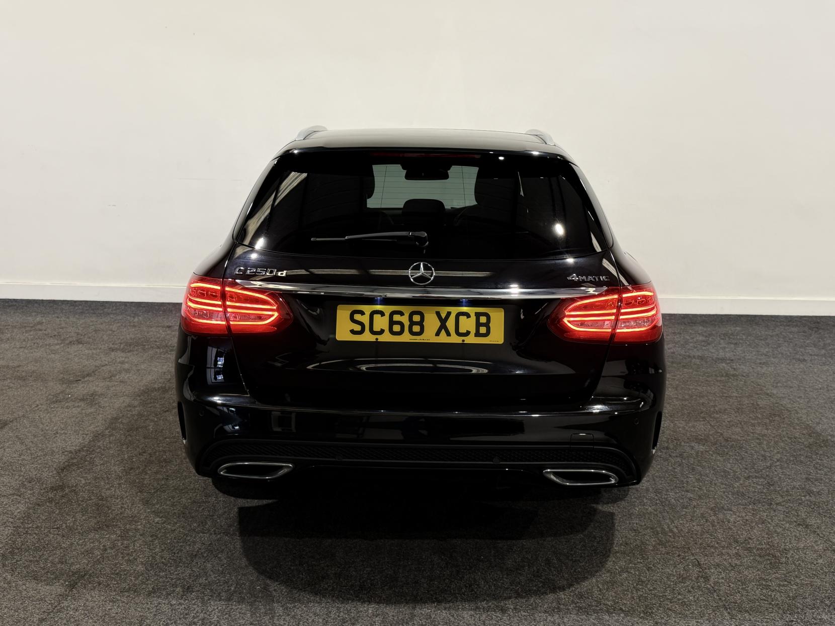 Mercedes-Benz C Class 2.1 C250d AMG Line (Premium) Estate 5dr Diesel G-Tronic+ 4MATIC Euro 6 (s/s) (204 ps)