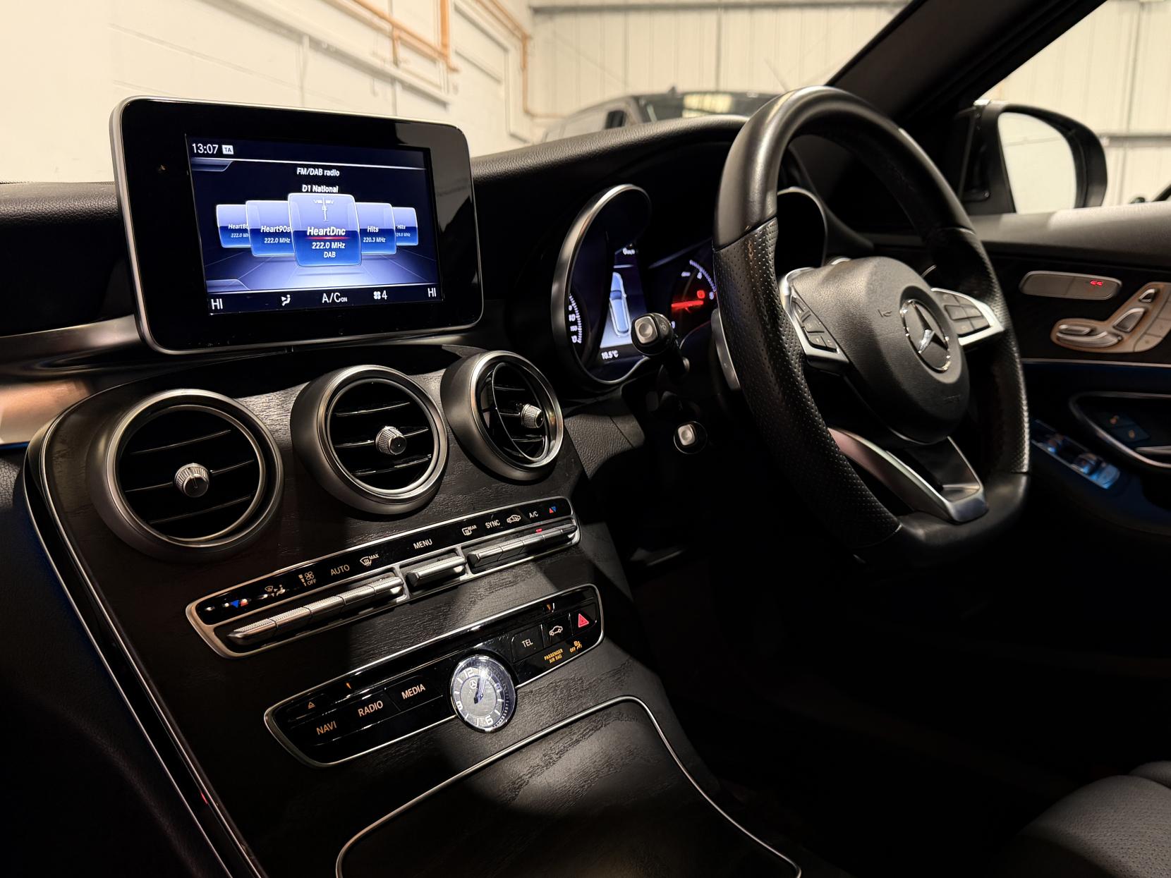 Mercedes-Benz C Class 2.1 C250d AMG Line (Premium) Estate 5dr Diesel G-Tronic+ 4MATIC Euro 6 (s/s) (204 ps)