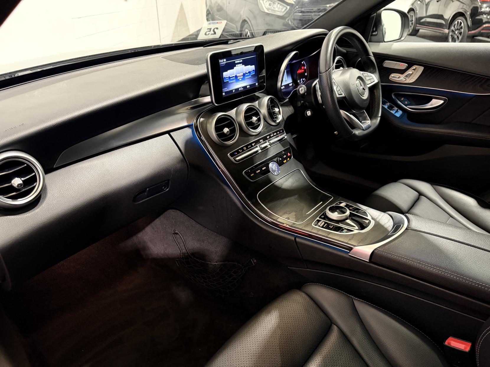 Mercedes-Benz C Class 2.1 C250d AMG Line (Premium) Estate 5dr Diesel G-Tronic+ 4MATIC Euro 6 (s/s) (204 ps)