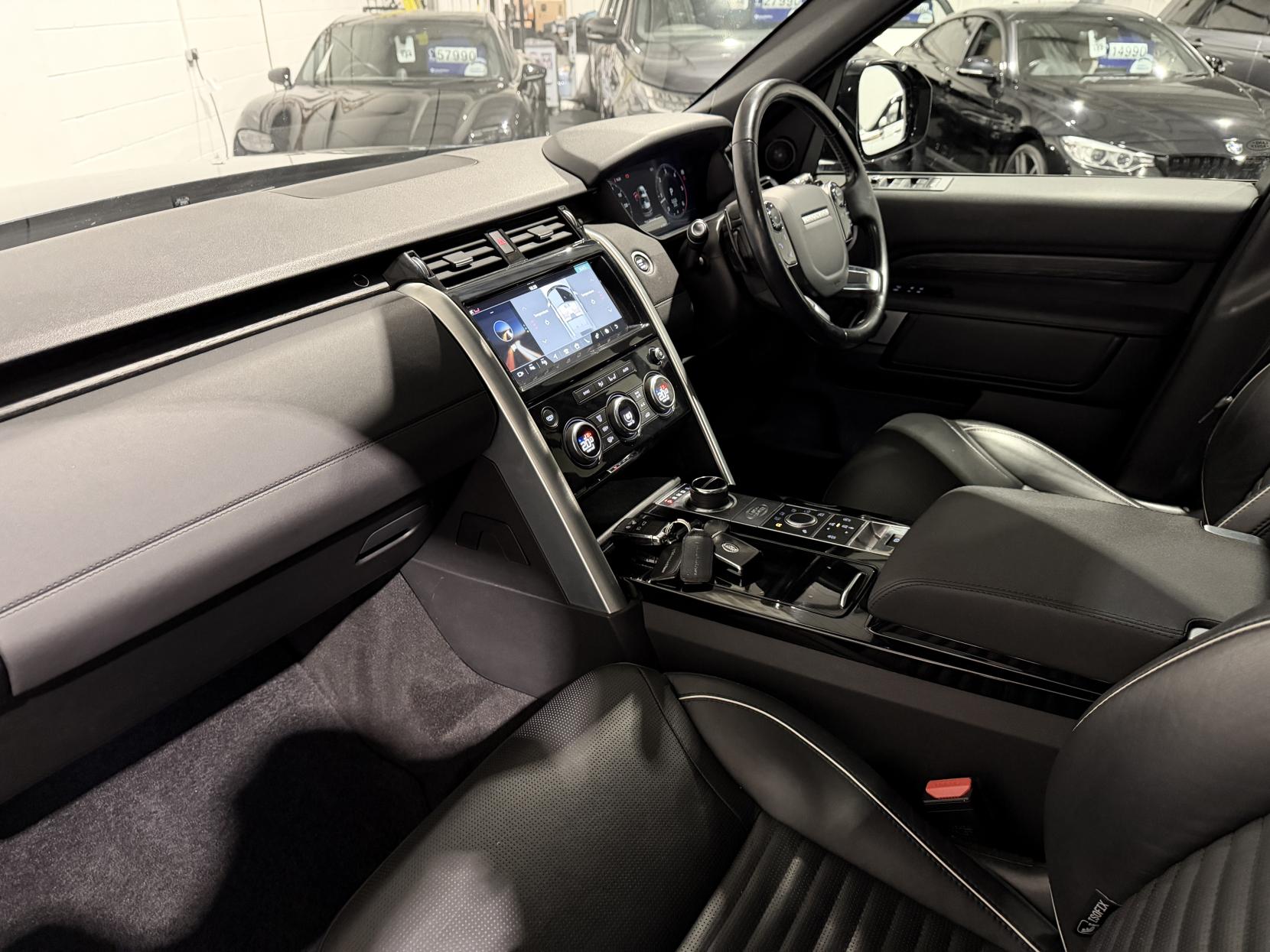 Land Rover Discovery 3.0 SD V6 HSE SUV 5dr Diesel Auto 4WD Euro 6 (s/s) (306 ps)