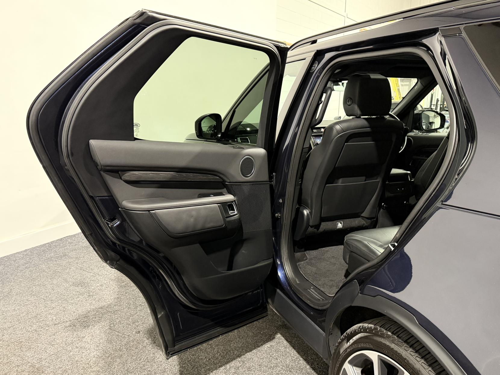 Land Rover Discovery 3.0 SD V6 HSE SUV 5dr Diesel Auto 4WD Euro 6 (s/s) (306 ps)