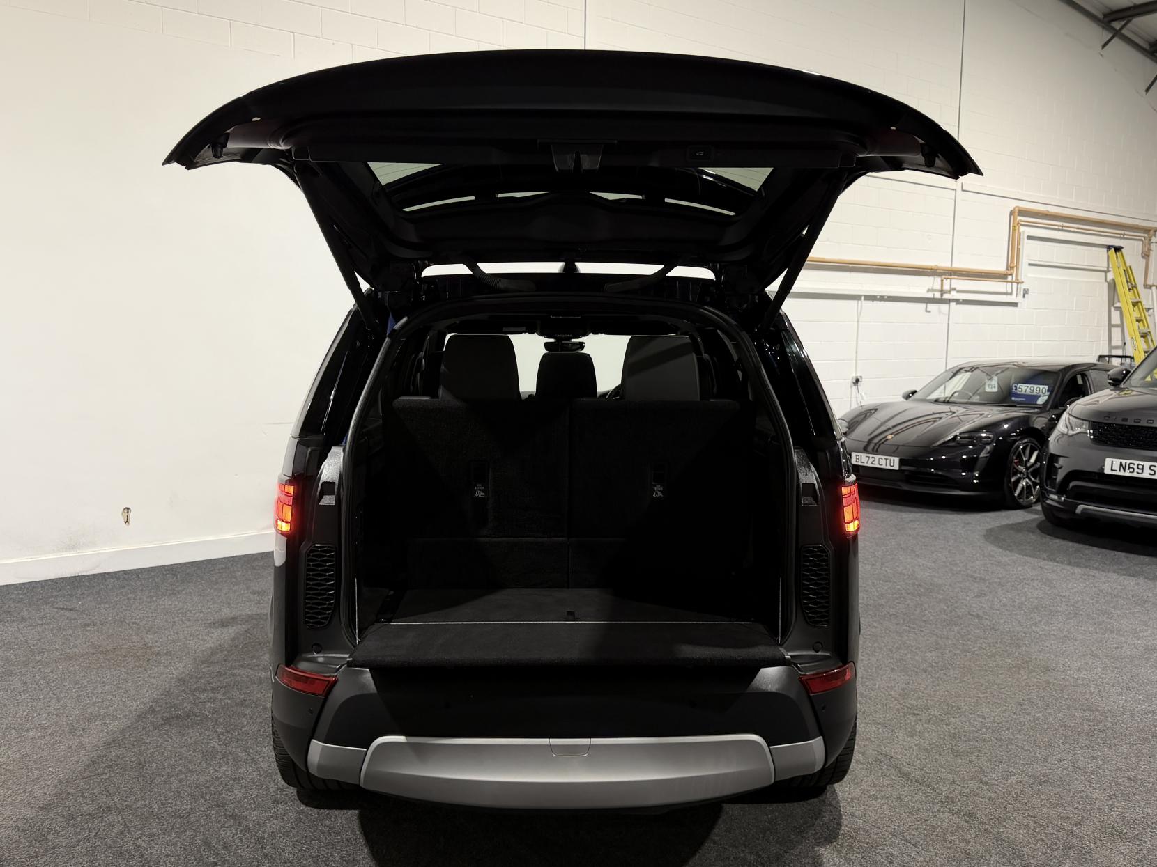 Land Rover Discovery 3.0 SD V6 HSE SUV 5dr Diesel Auto 4WD Euro 6 (s/s) (306 ps)