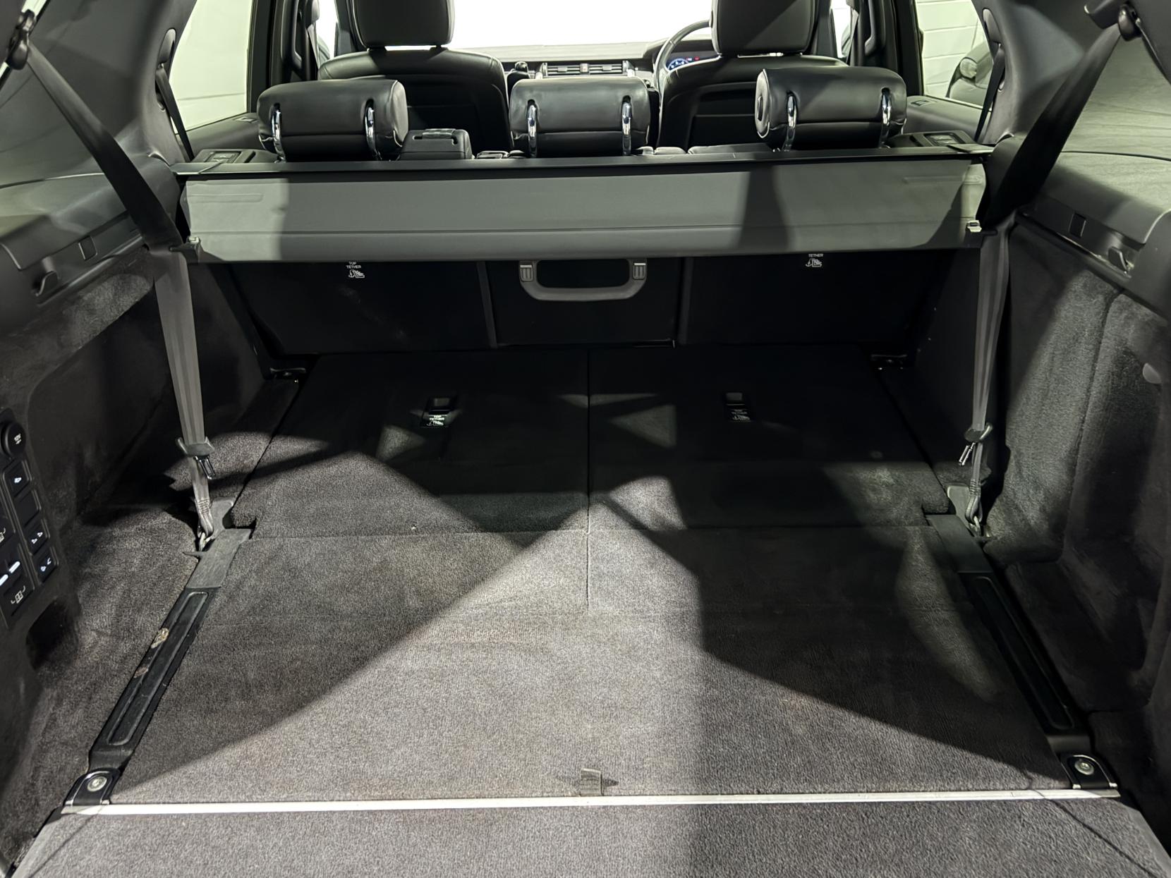 Land Rover Discovery 3.0 SD V6 HSE SUV 5dr Diesel Auto 4WD Euro 6 (s/s) (306 ps)