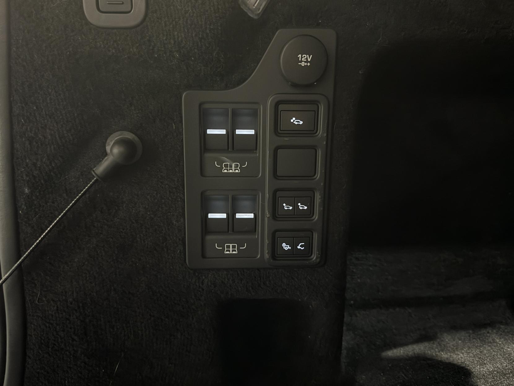 Land Rover Discovery 3.0 SD V6 HSE SUV 5dr Diesel Auto 4WD Euro 6 (s/s) (306 ps)