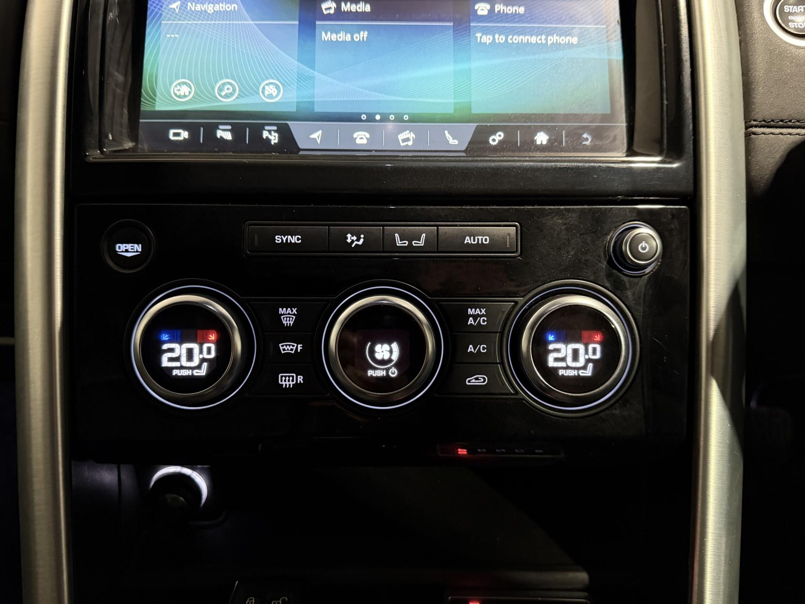 Land Rover Discovery 3.0 SD V6 HSE SUV 5dr Diesel Auto 4WD Euro 6 (s/s) (306 ps)