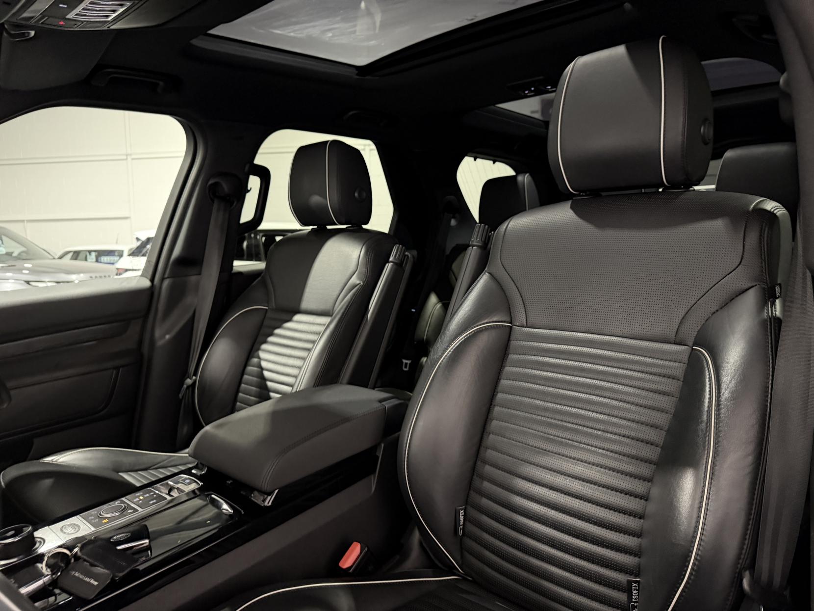 Land Rover Discovery 3.0 SD V6 HSE SUV 5dr Diesel Auto 4WD Euro 6 (s/s) (306 ps)