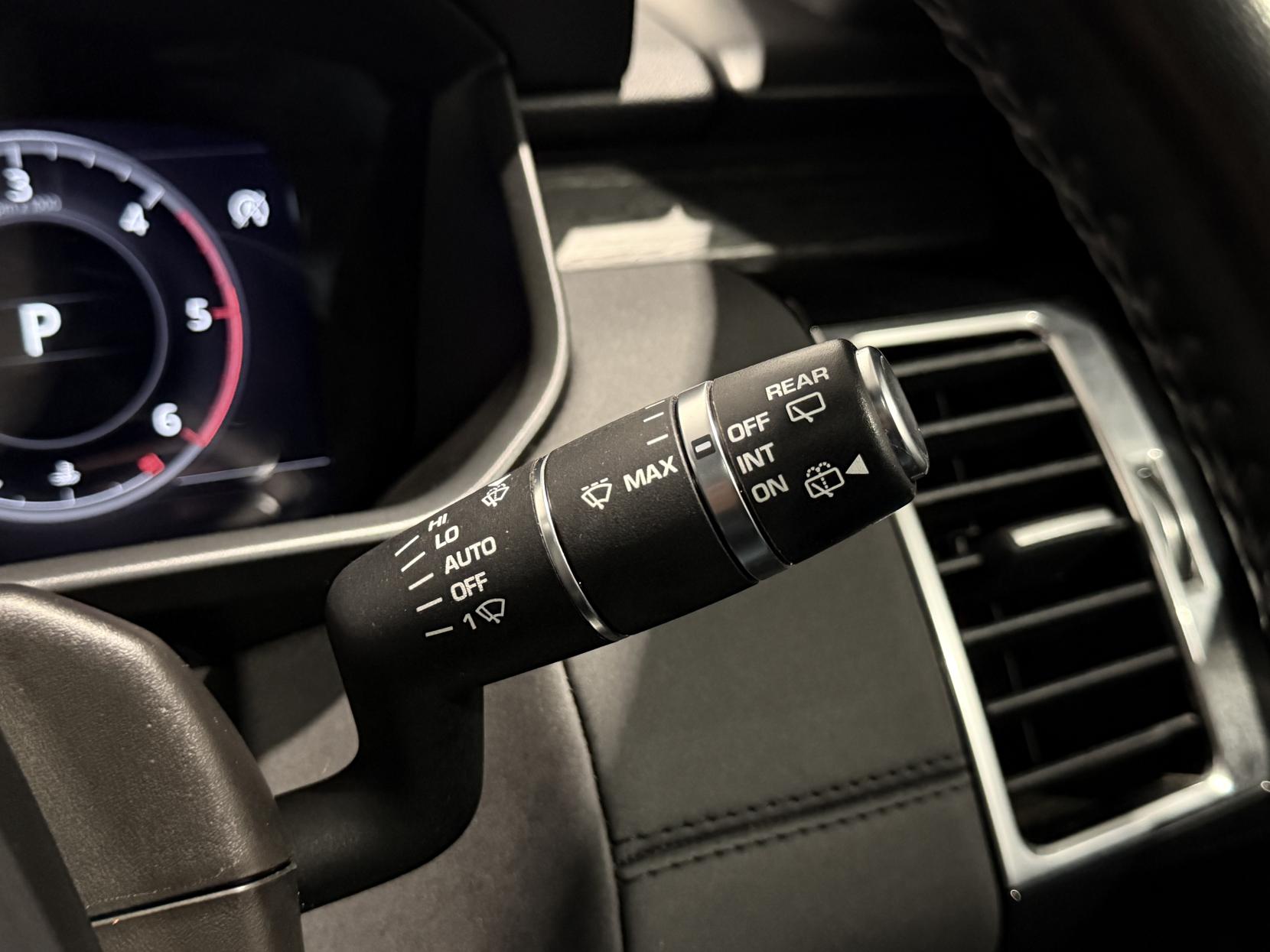 Land Rover Discovery 3.0 SD V6 HSE SUV 5dr Diesel Auto 4WD Euro 6 (s/s) (306 ps)