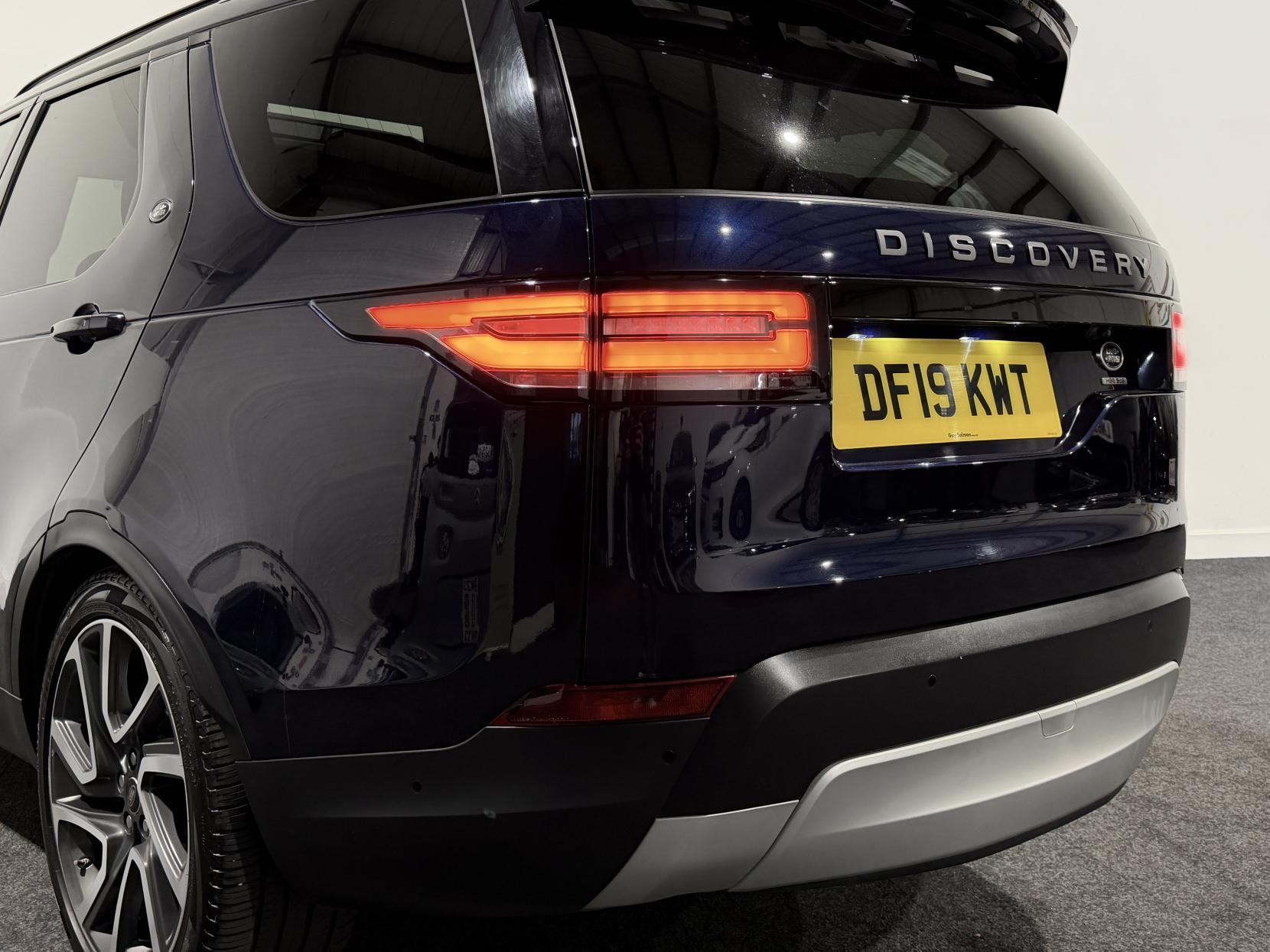 Land Rover Discovery 3.0 SD V6 HSE SUV 5dr Diesel Auto 4WD Euro 6 (s/s) (306 ps)