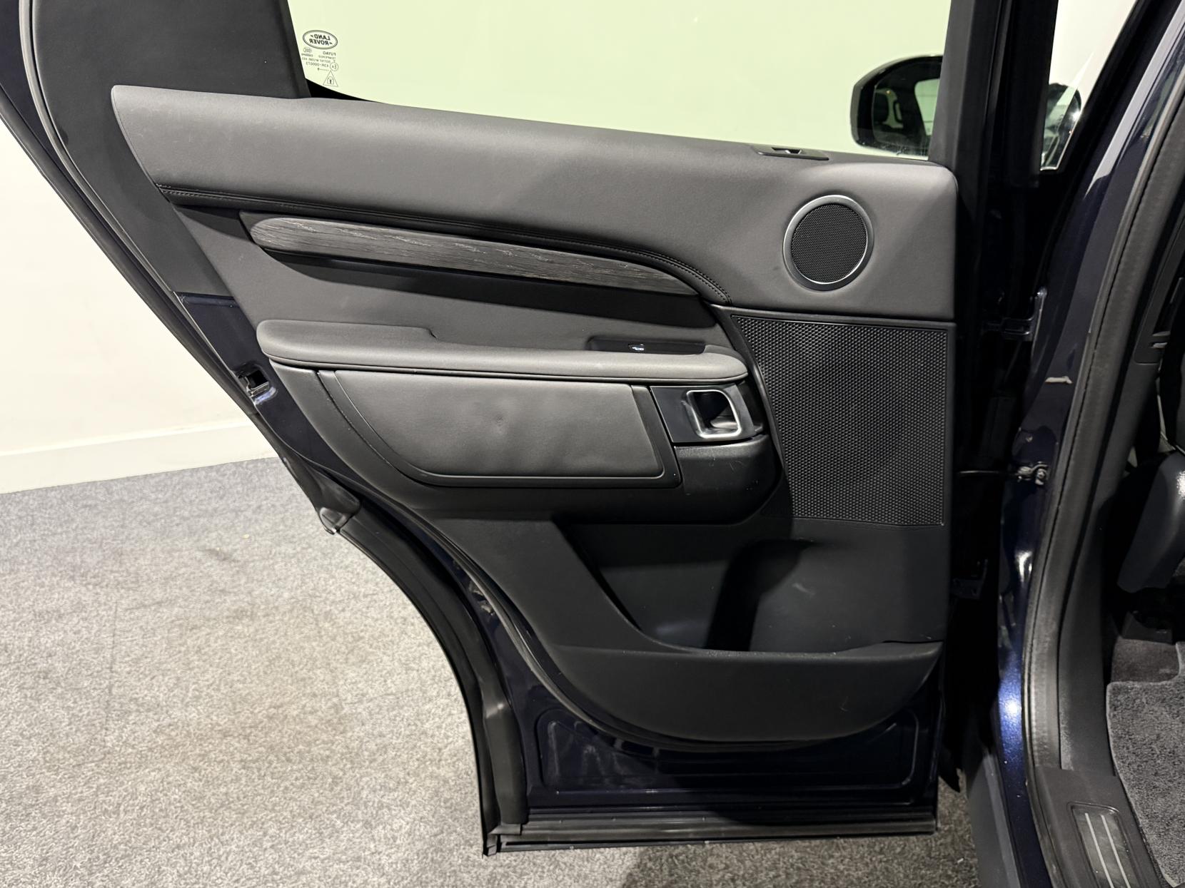 Land Rover Discovery 3.0 SD V6 HSE SUV 5dr Diesel Auto 4WD Euro 6 (s/s) (306 ps)