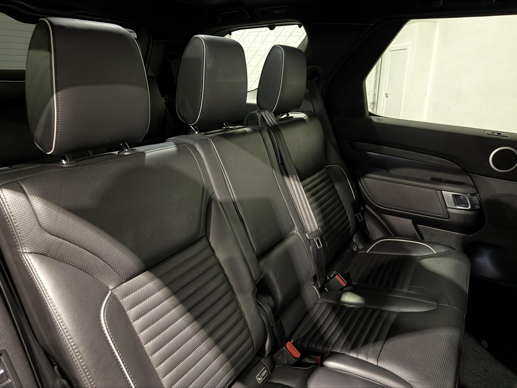 Land Rover Discovery 3.0 SD V6 HSE SUV 5dr Diesel Auto 4WD Euro 6 (s/s) (306 ps)