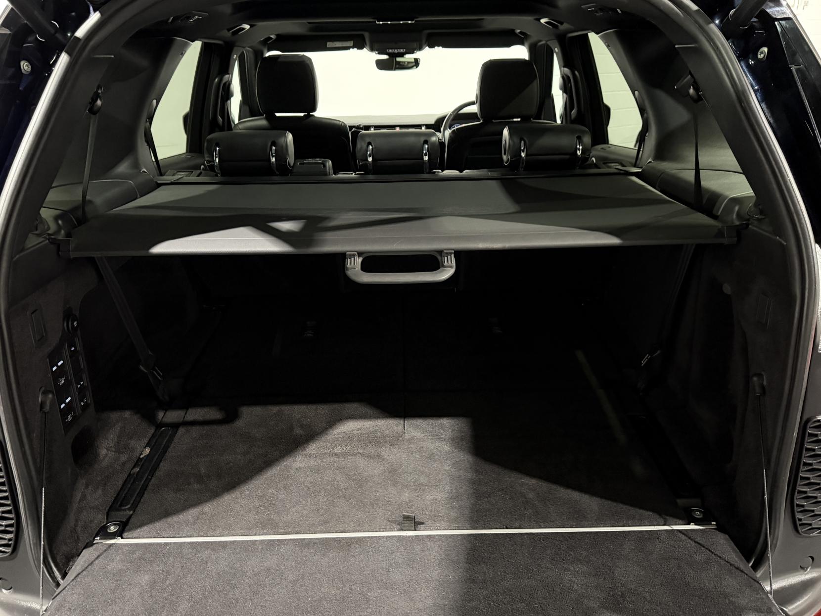 Land Rover Discovery 3.0 SD V6 HSE SUV 5dr Diesel Auto 4WD Euro 6 (s/s) (306 ps)