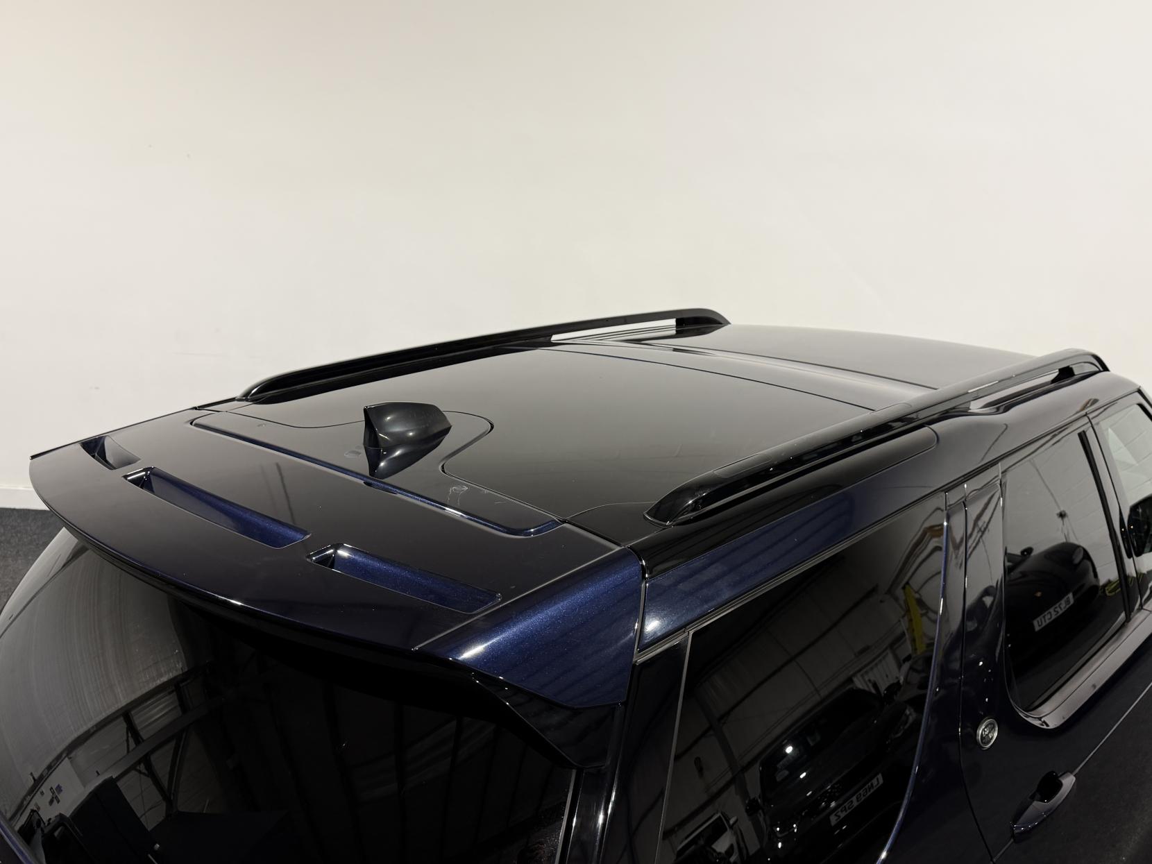 Land Rover Discovery 3.0 SD V6 HSE SUV 5dr Diesel Auto 4WD Euro 6 (s/s) (306 ps)