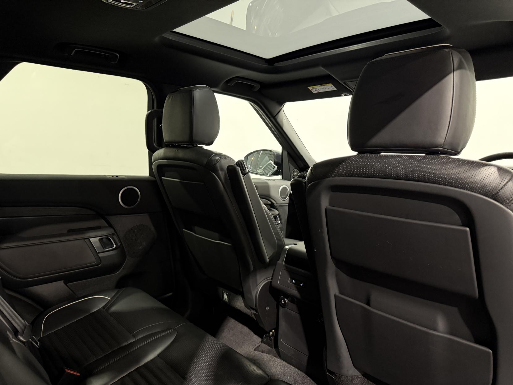 Land Rover Discovery 3.0 SD V6 HSE SUV 5dr Diesel Auto 4WD Euro 6 (s/s) (306 ps)