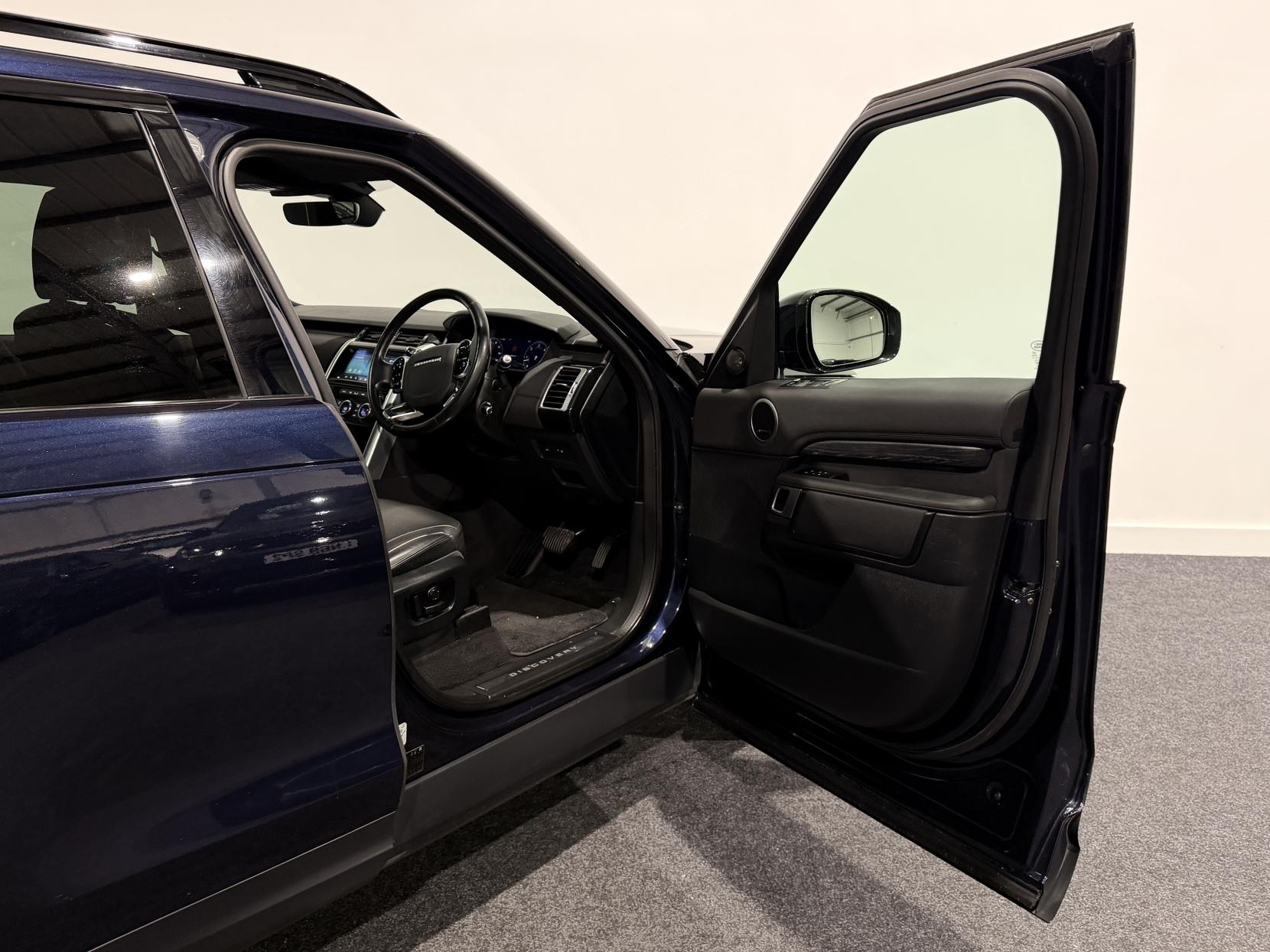 Land Rover Discovery 3.0 SD V6 HSE SUV 5dr Diesel Auto 4WD Euro 6 (s/s) (306 ps)