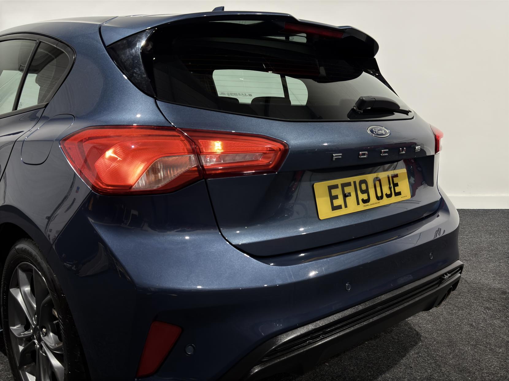 Ford Focus 1.0T EcoBoost ST-Line Hatchback 5dr Petrol Manual Euro 6 (s/s) (125 ps)