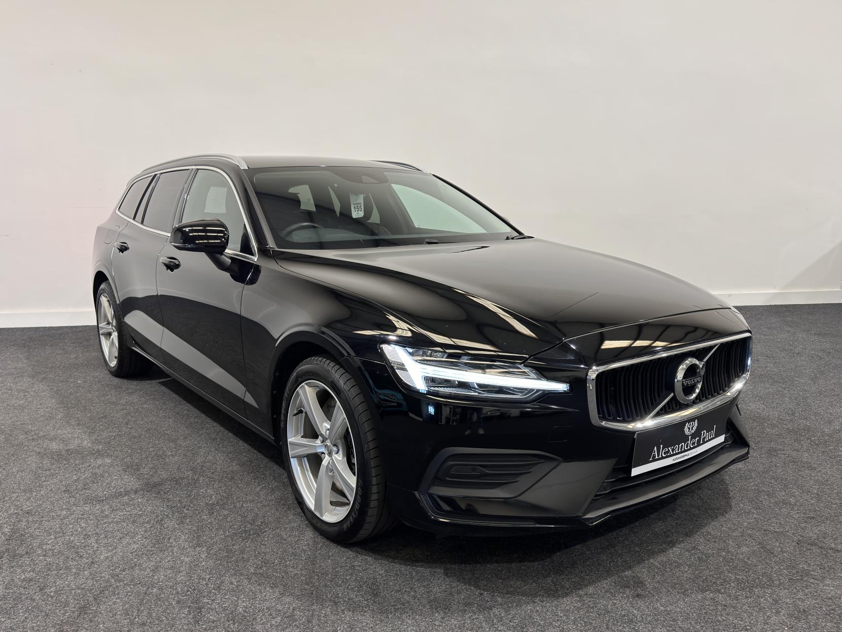 Volvo V60 2.0 B5 MHEV Momentum Estate 5dr Petrol Hybrid Auto Euro 6 (s/s) (250 ps)