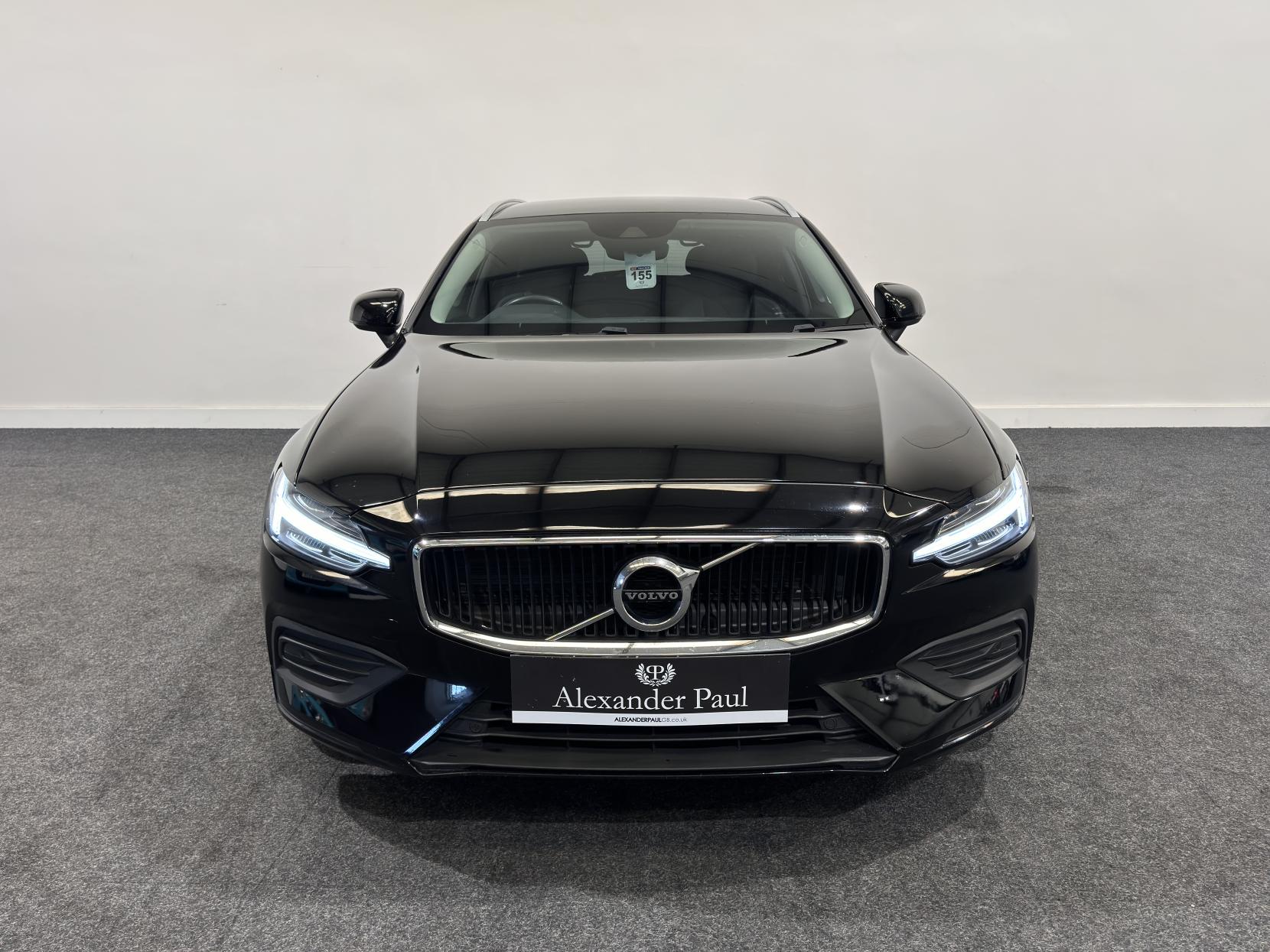 Volvo V60 2.0 B5 MHEV Momentum Estate 5dr Petrol Hybrid Auto Euro 6 (s/s) (250 ps)