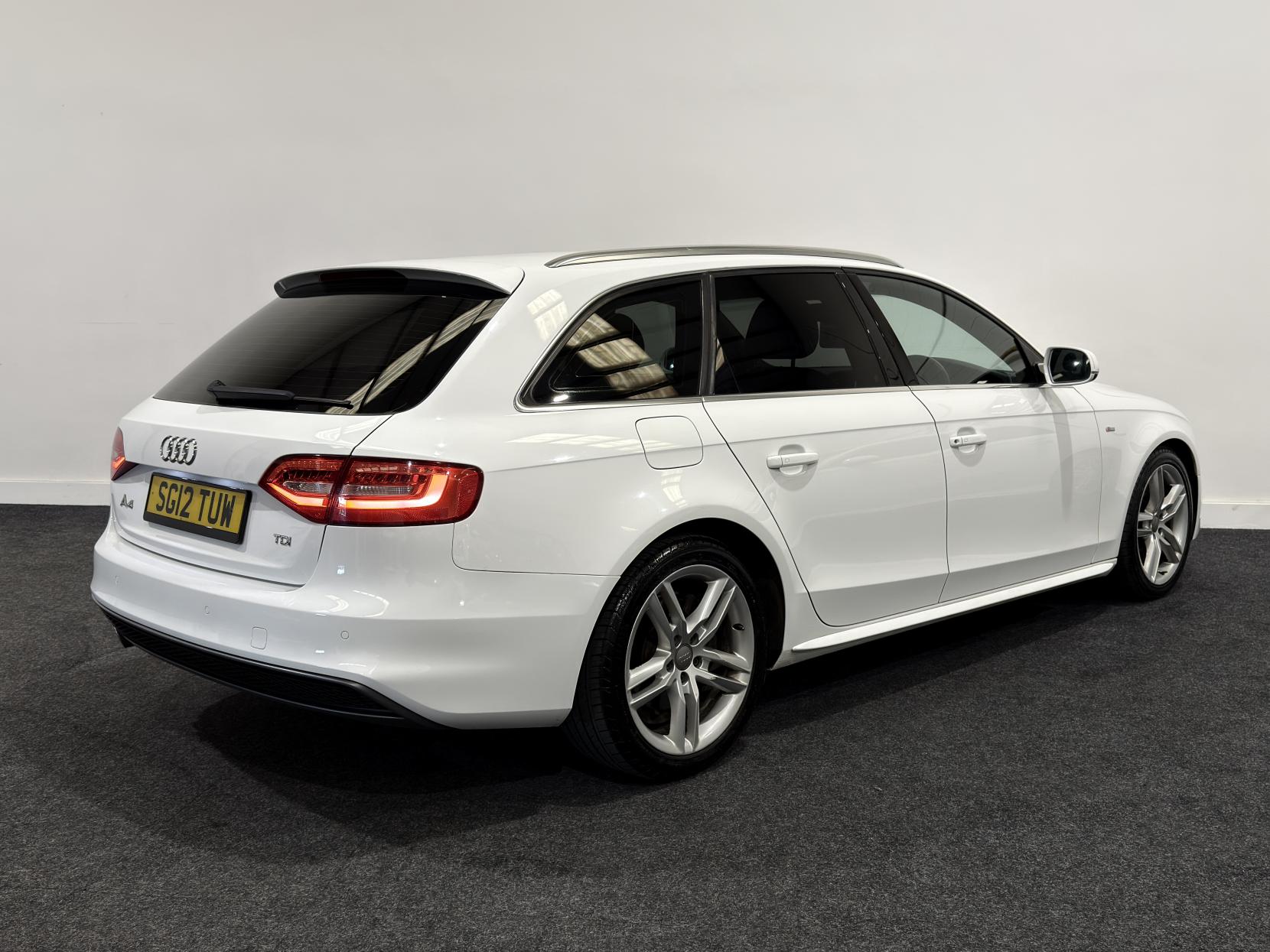 Audi A4 Avant 2.0 TDI S line Estate 5dr Diesel Manual Euro 5 (s/s) (143 ps)