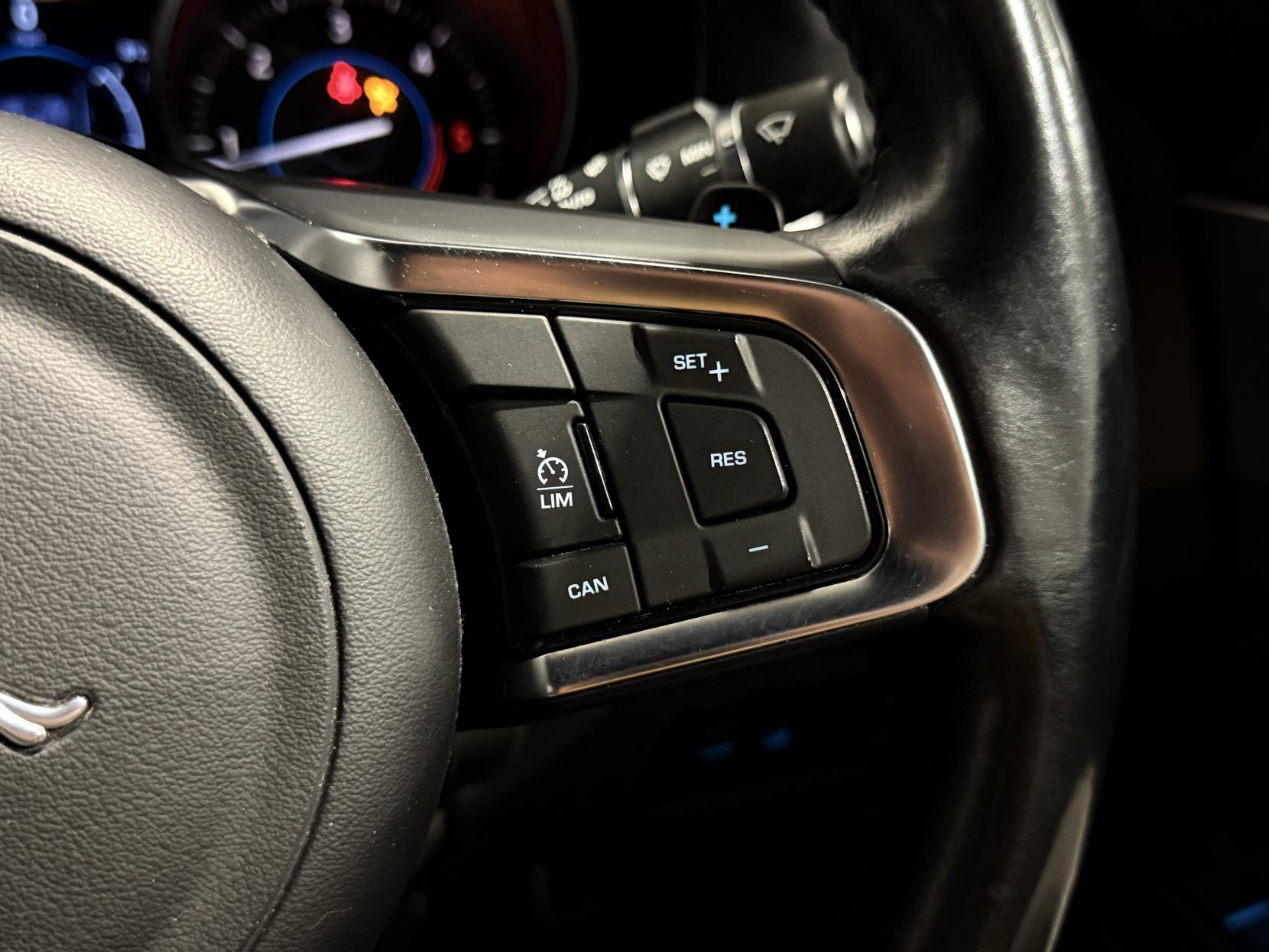 Jaguar XF 2.0d R-Sport Saloon 4dr Diesel Auto Euro 6 (s/s) (180 ps)