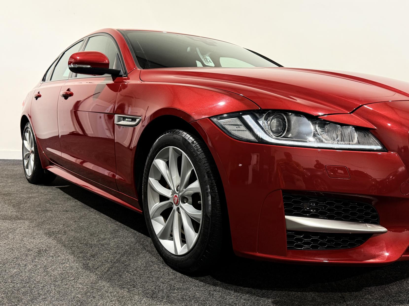 Jaguar XF 2.0d R-Sport Saloon 4dr Diesel Auto Euro 6 (s/s) (180 ps)