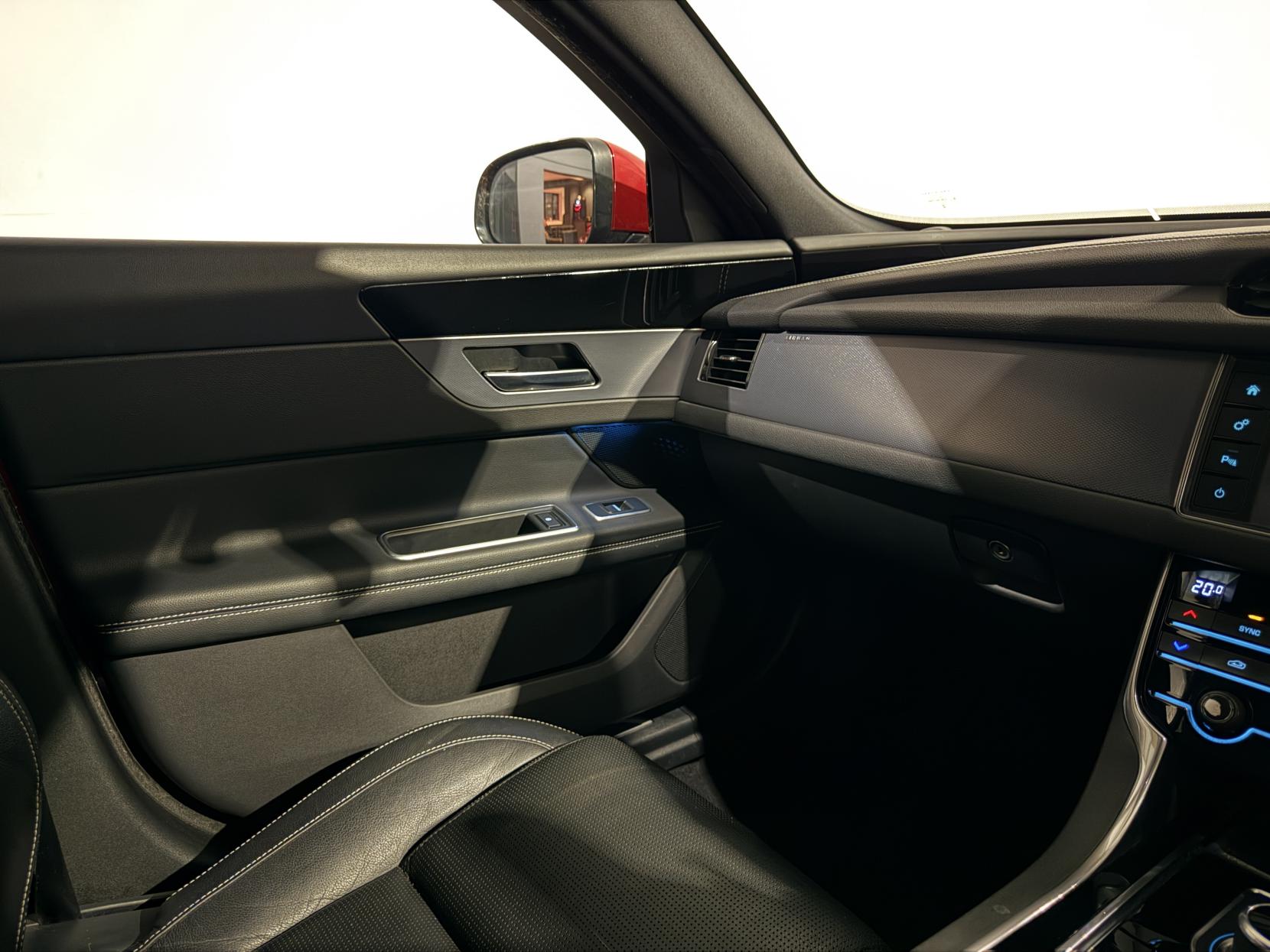 Jaguar XF 2.0d R-Sport Saloon 4dr Diesel Auto Euro 6 (s/s) (180 ps)