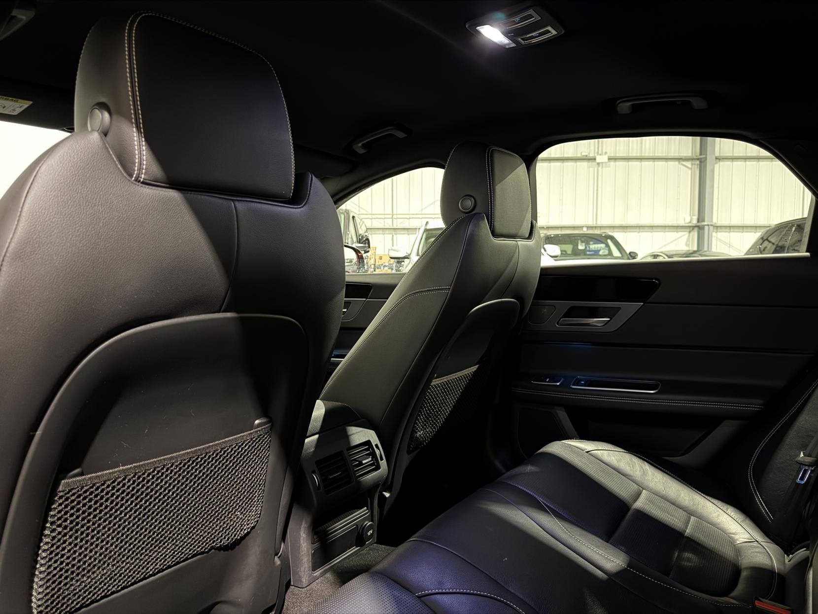 Jaguar XF 2.0d R-Sport Saloon 4dr Diesel Auto Euro 6 (s/s) (180 ps)