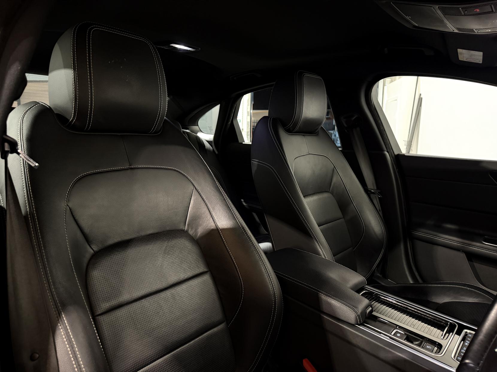 Jaguar XF 2.0d R-Sport Saloon 4dr Diesel Auto Euro 6 (s/s) (180 ps)