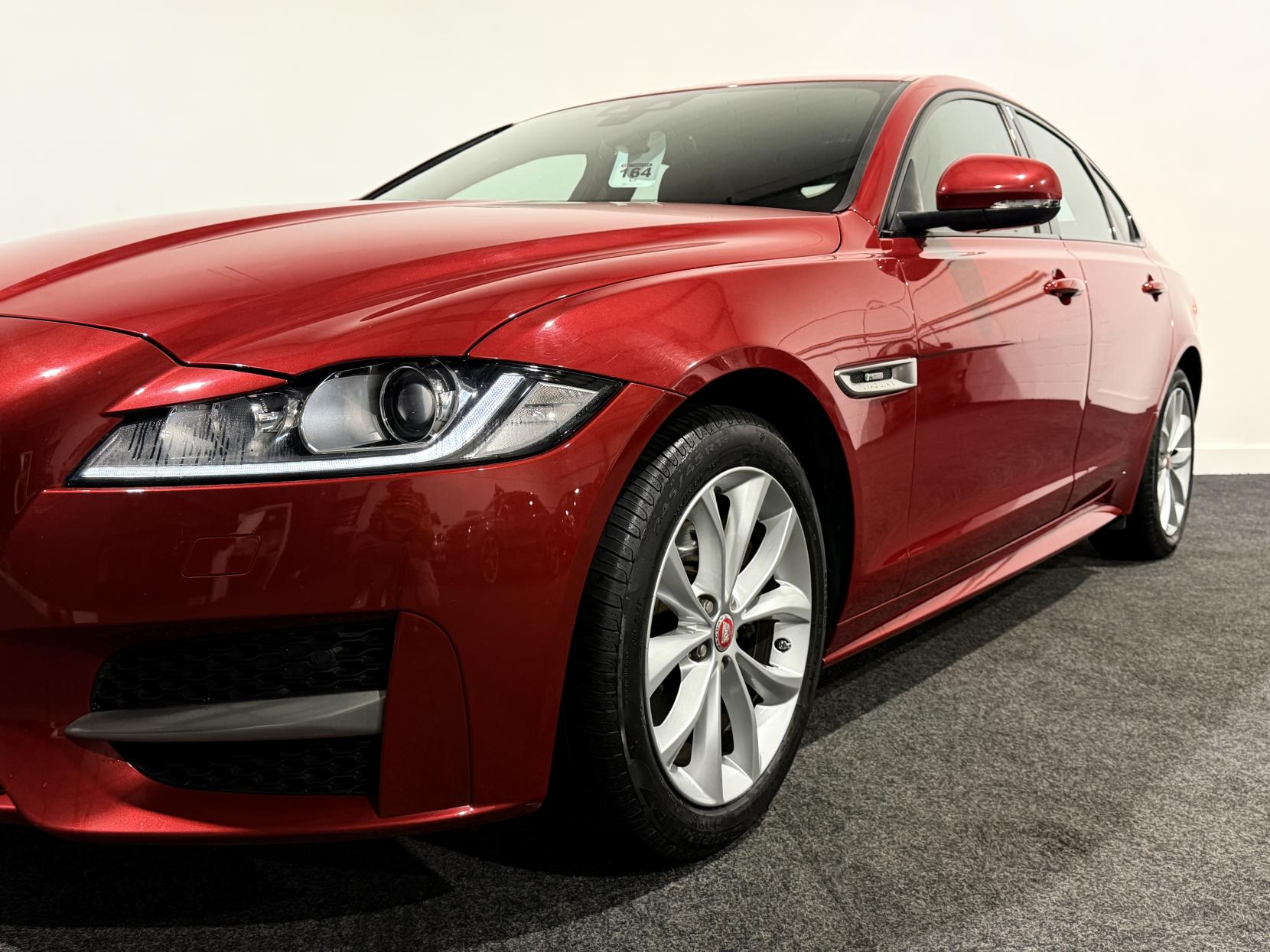 Jaguar XF 2.0d R-Sport Saloon 4dr Diesel Auto Euro 6 (s/s) (180 ps)